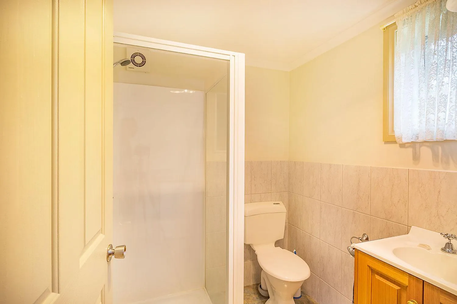 Shower in Queechy Motel