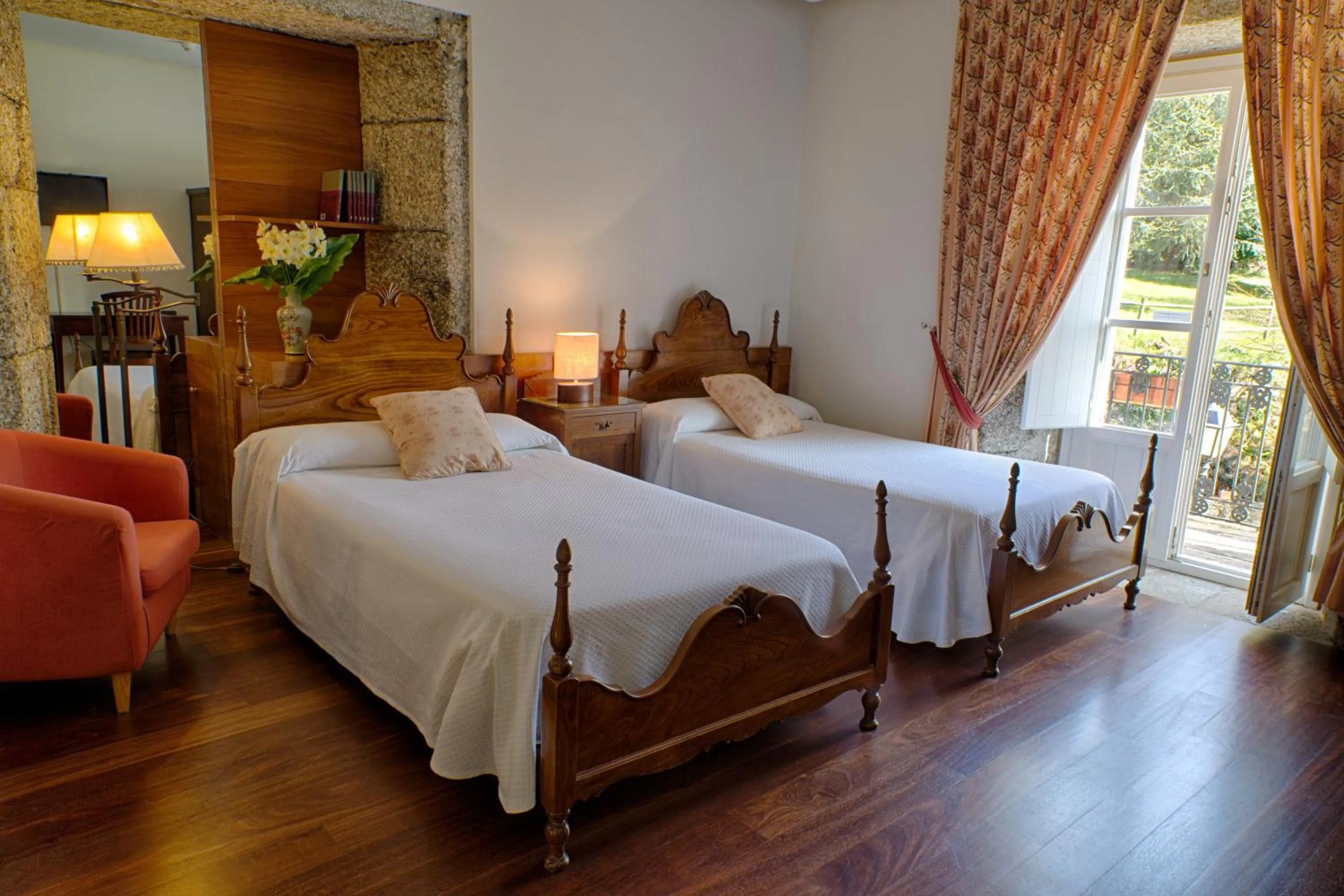 Photo of the whole room, Bed in Pazo de Sedor