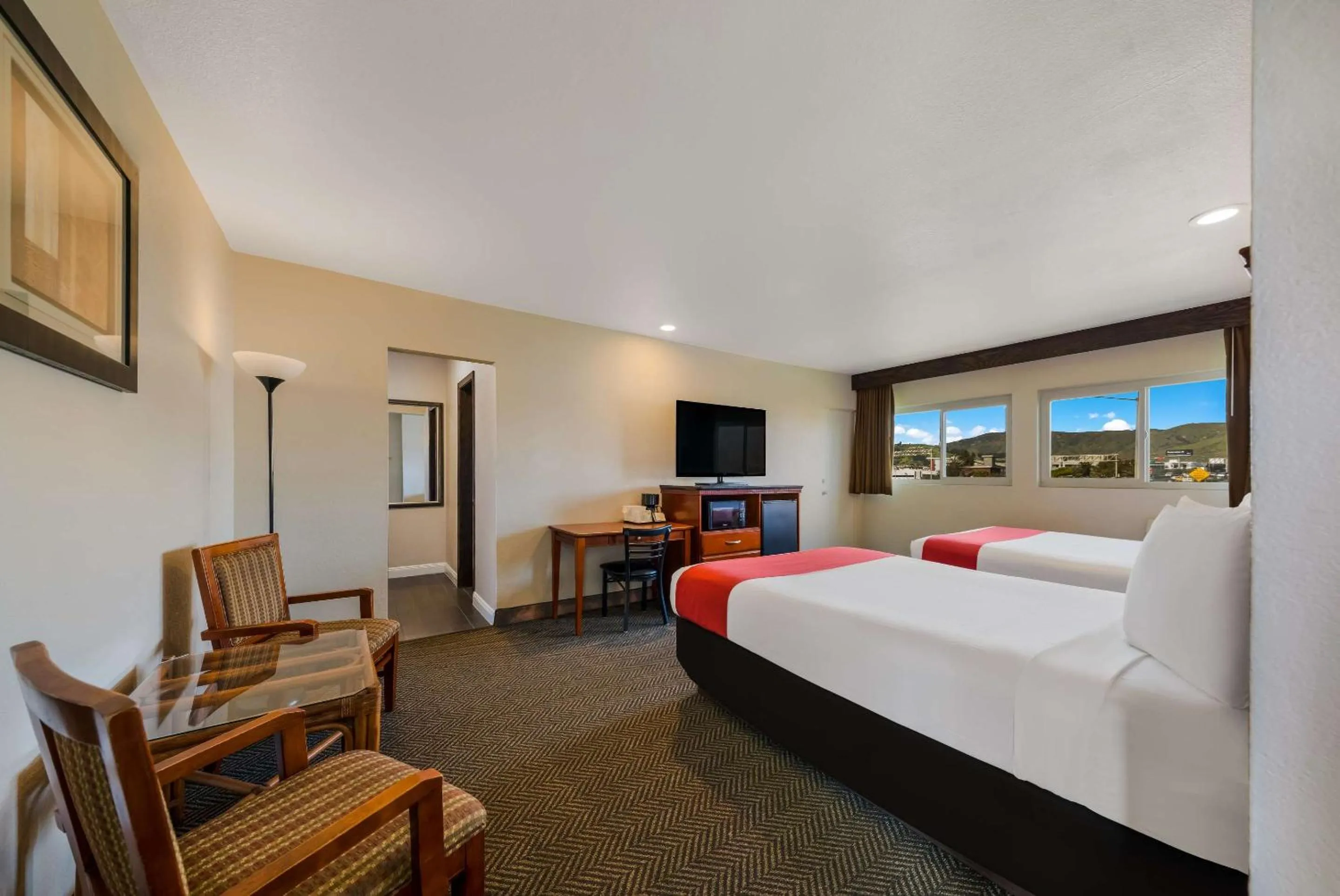 Bedroom, Bed in Rodeway Inn South San Francisco Airport