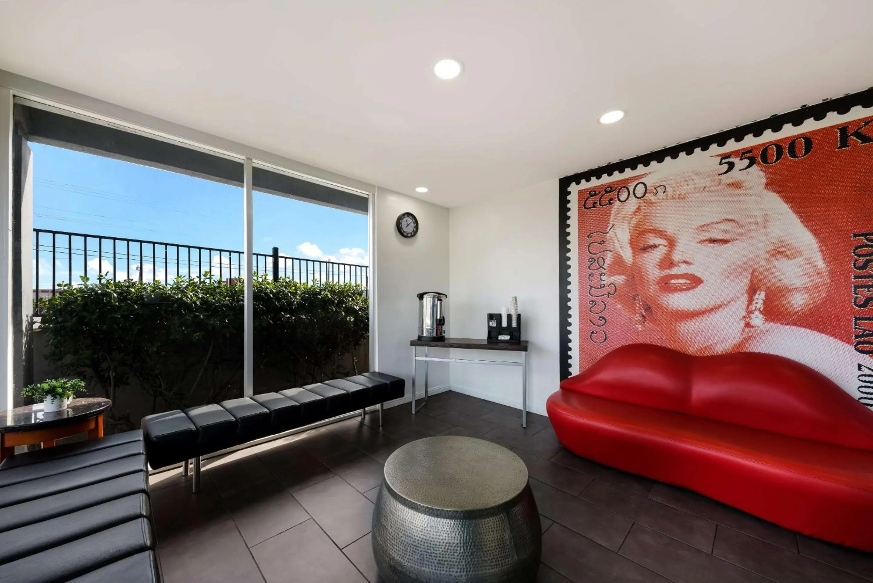 Lobby or reception in Rodeway Inn South San Francisco Airport