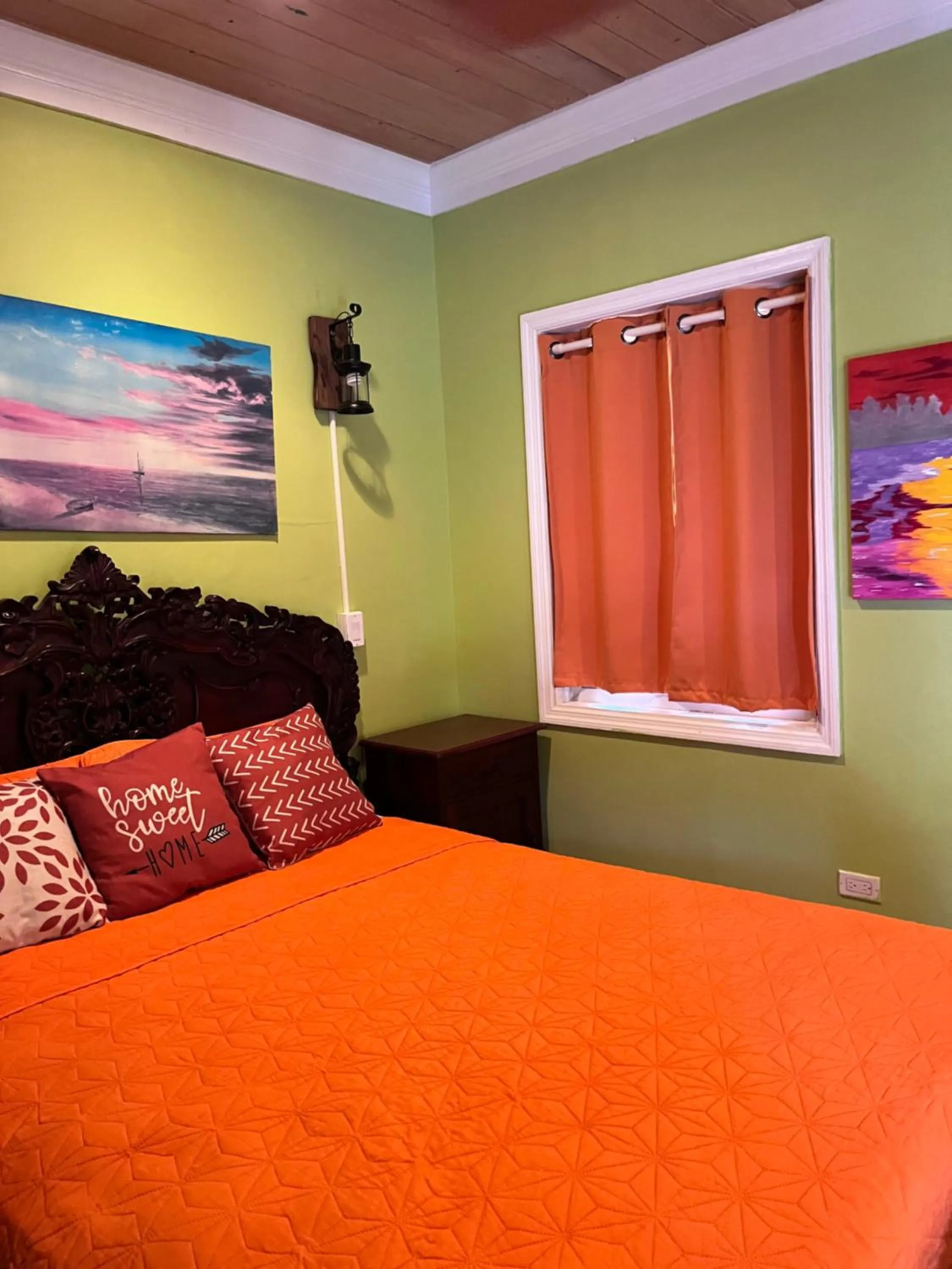 Bedroom, Bed in Bay Inn Estates