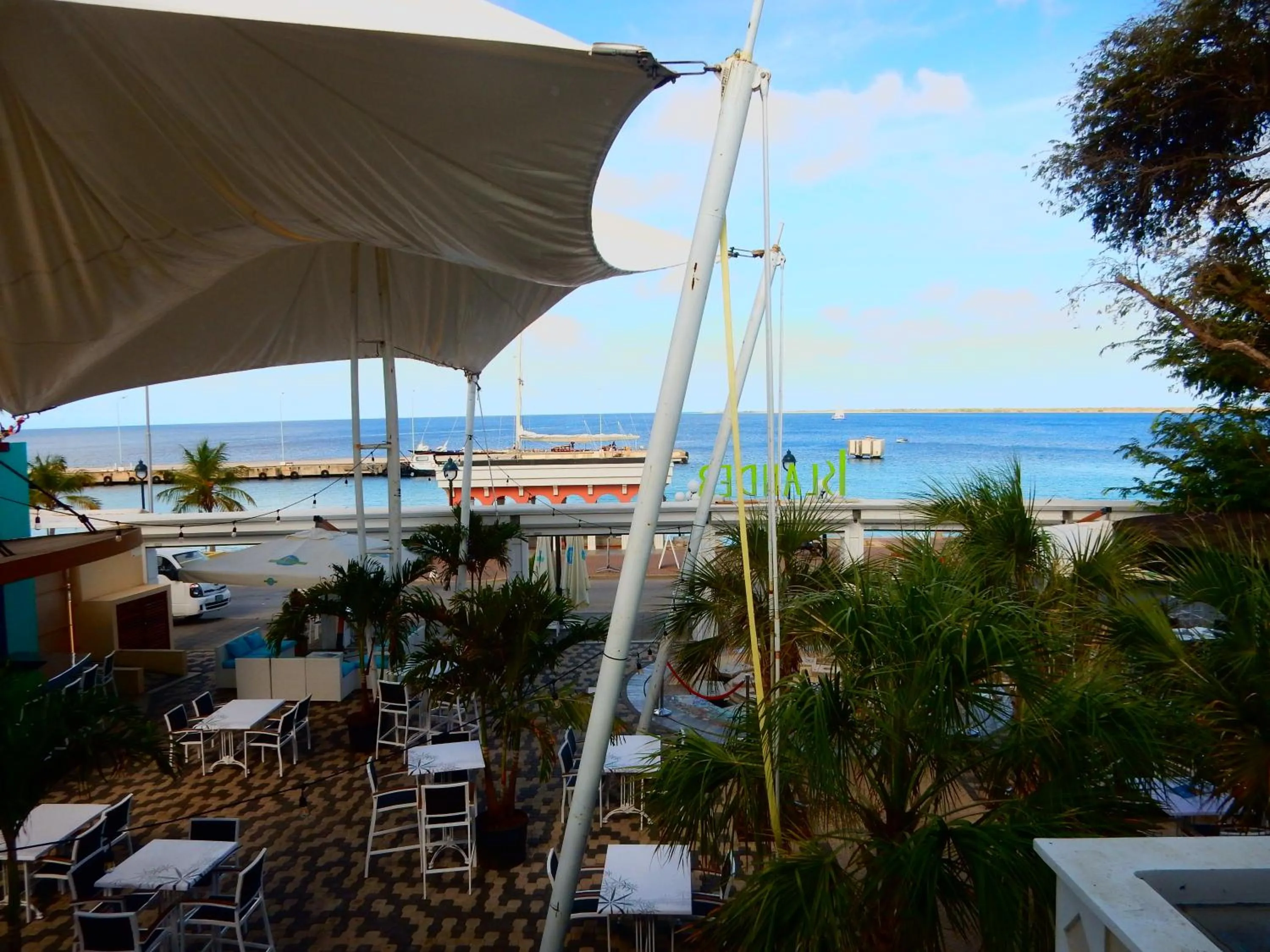 Restaurant/places to eat, Sea View in Hotel Islander Bonaire
