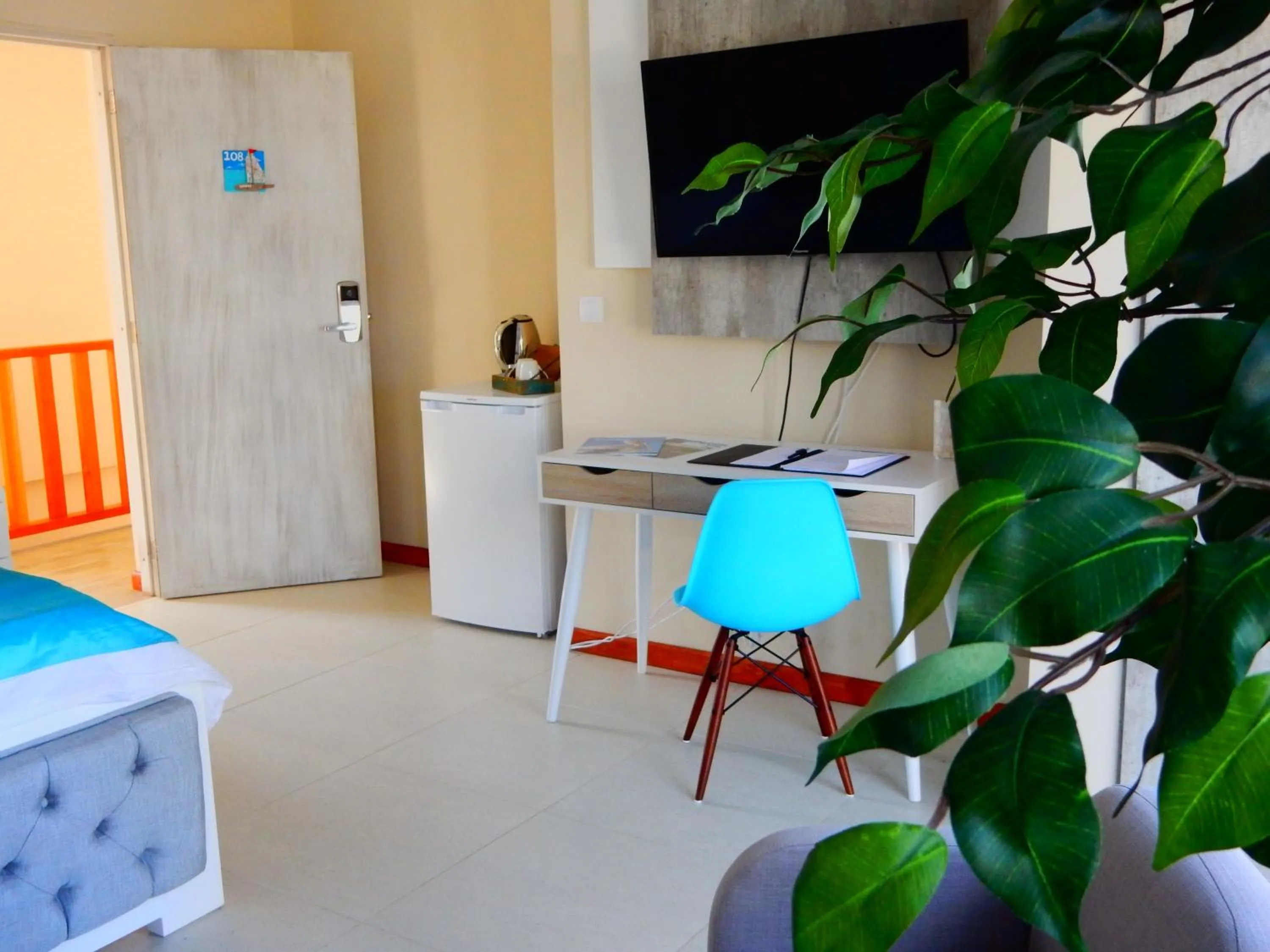 TV/Entertainment Center in Hotel Islander Bonaire