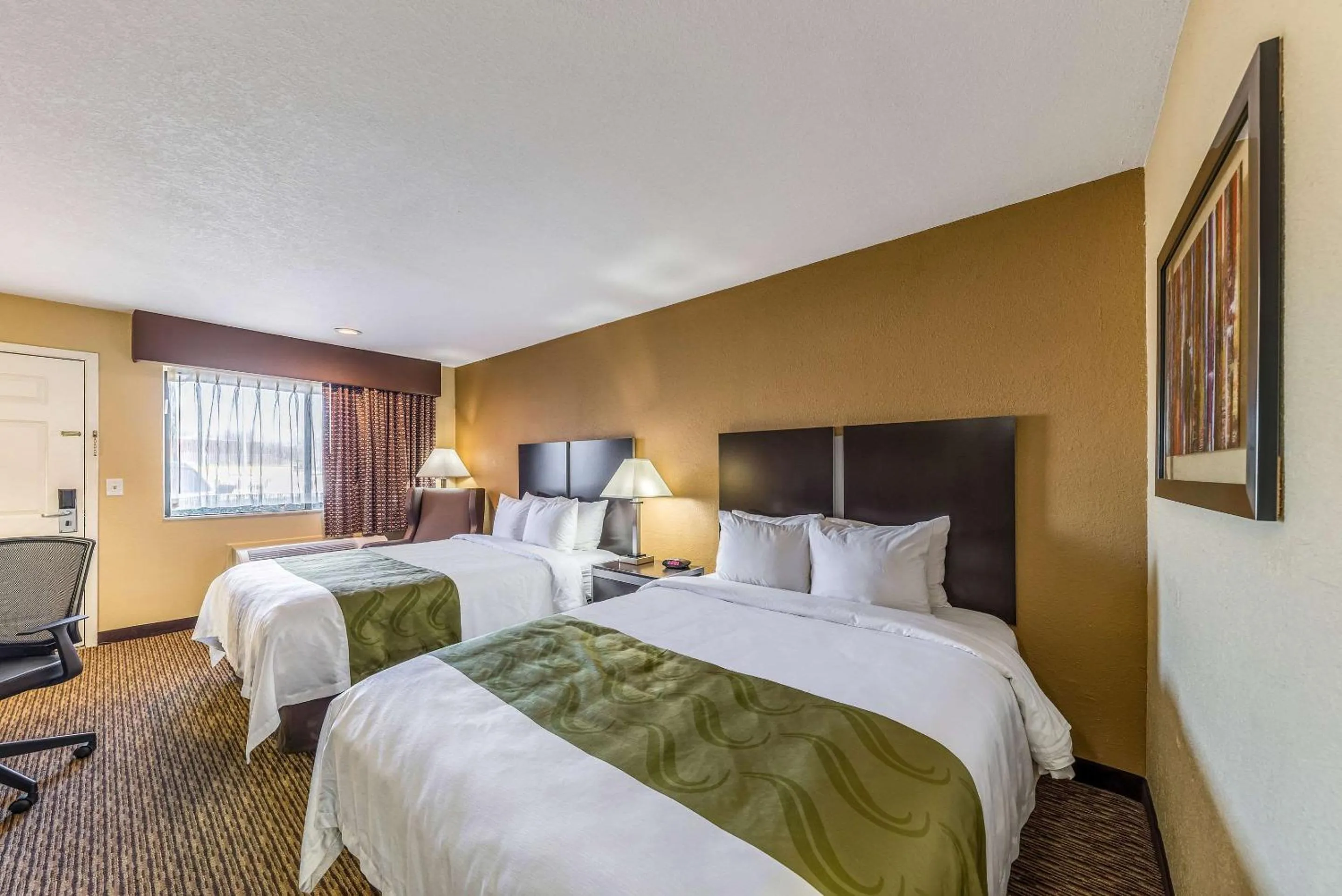 Photo of the whole room, Bed in Quality Inn Glenpool - Tulsa