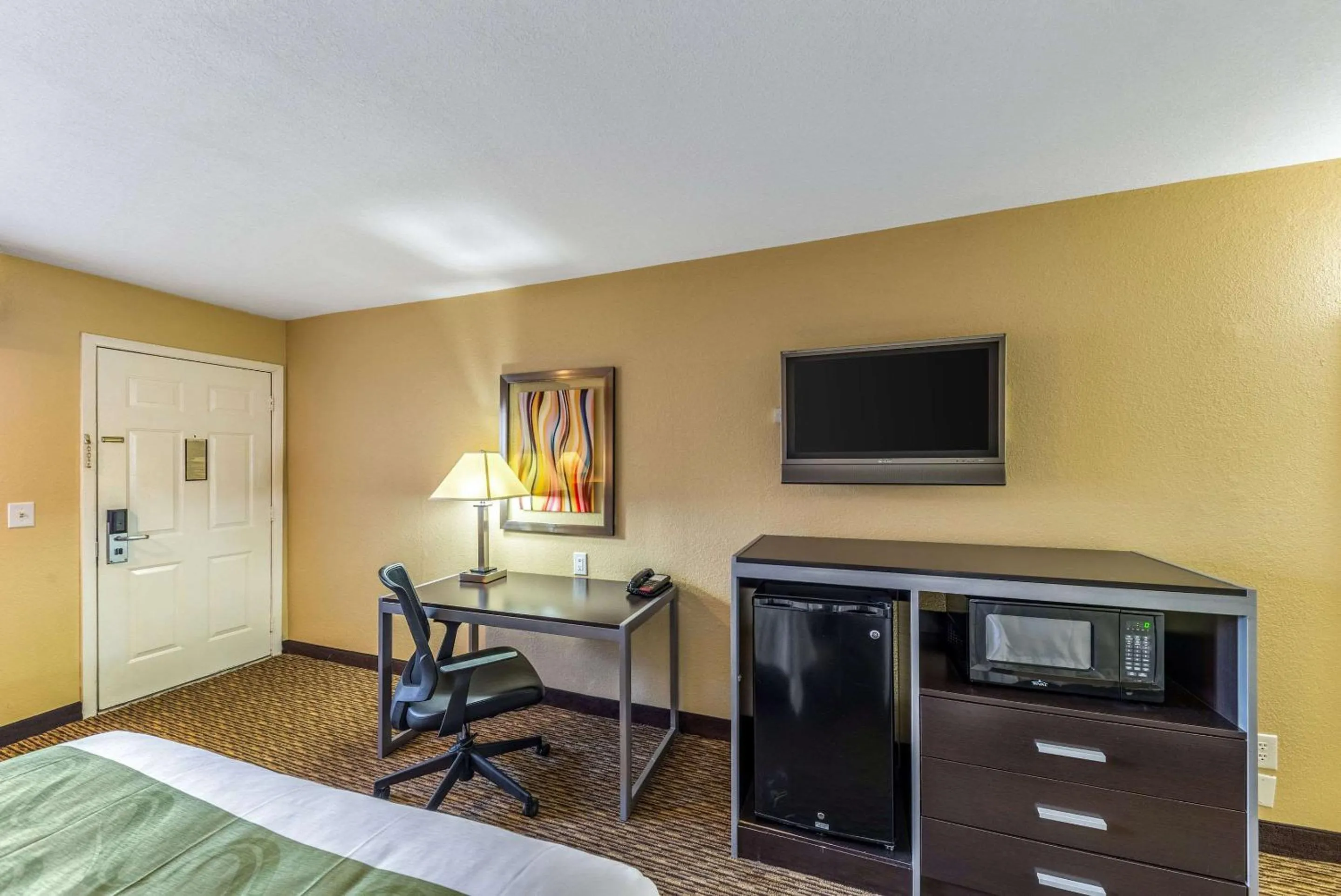 Photo of the whole room, Bed in Quality Inn Glenpool - Tulsa