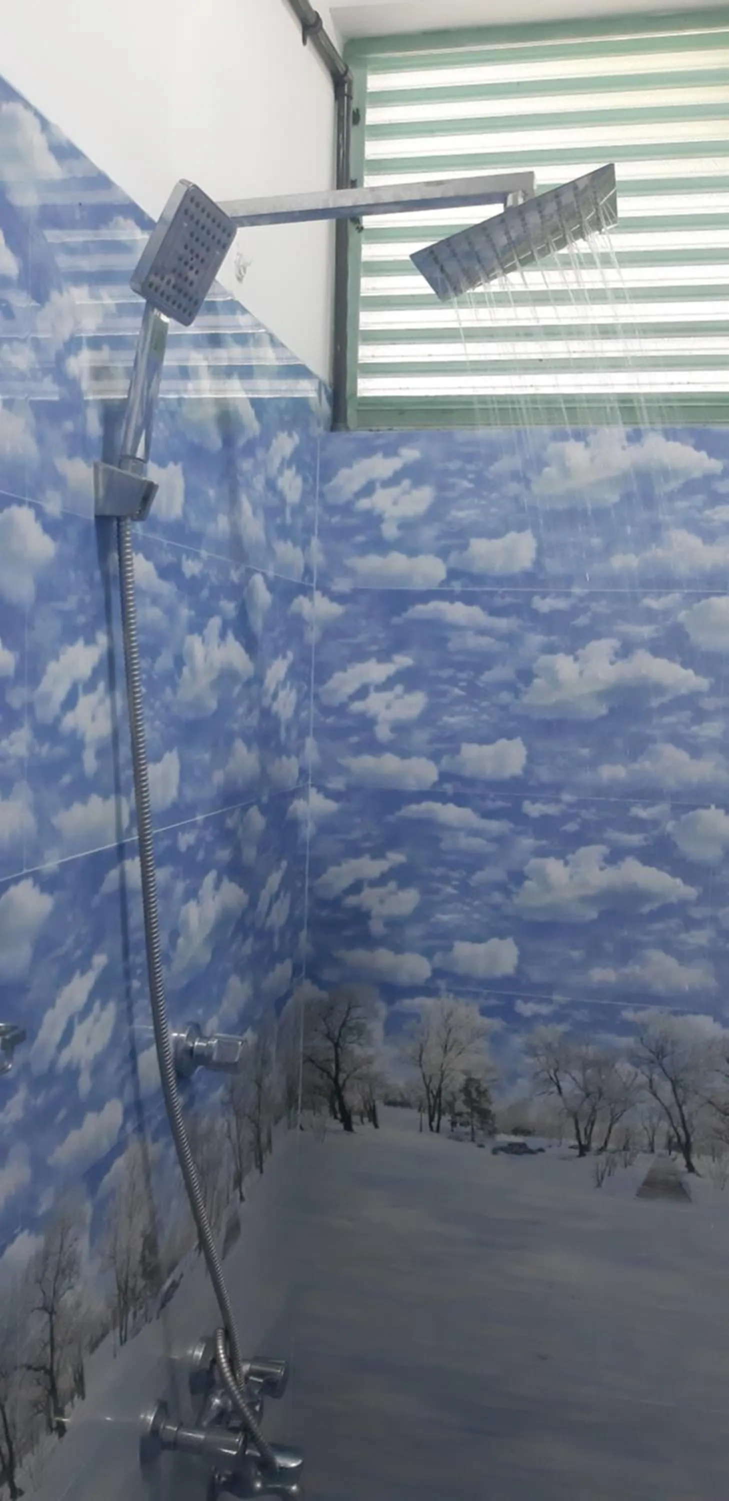 Shower in Butterfly Homestead Hotel