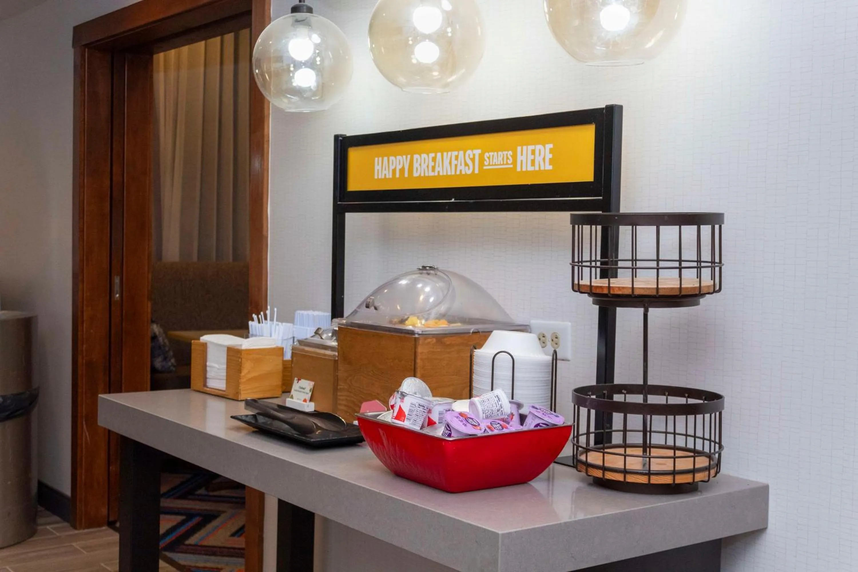 Breakfast in Hampton Inn & Suites Riverton