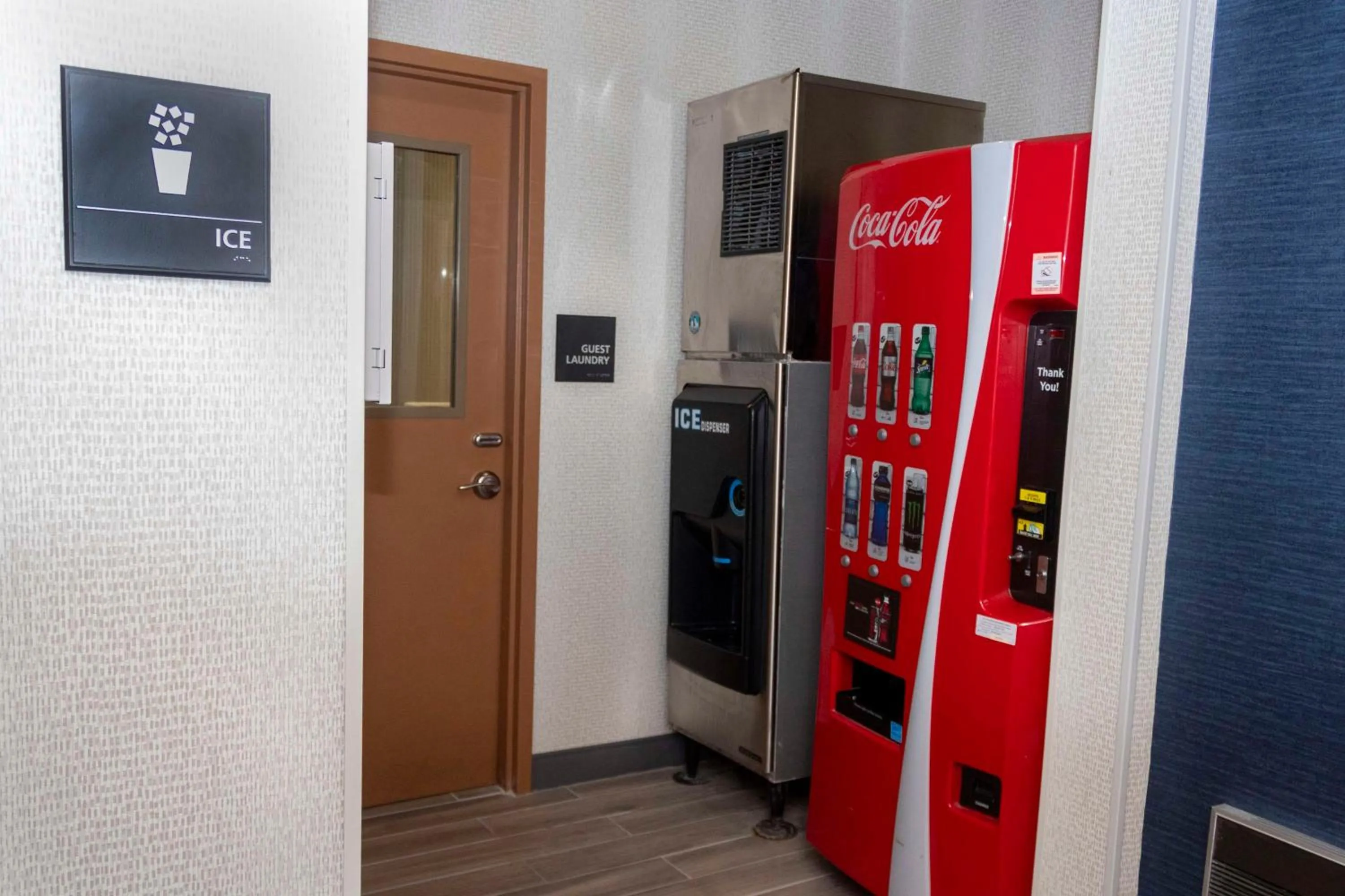 Restaurant/places to eat in Hampton Inn & Suites Riverton