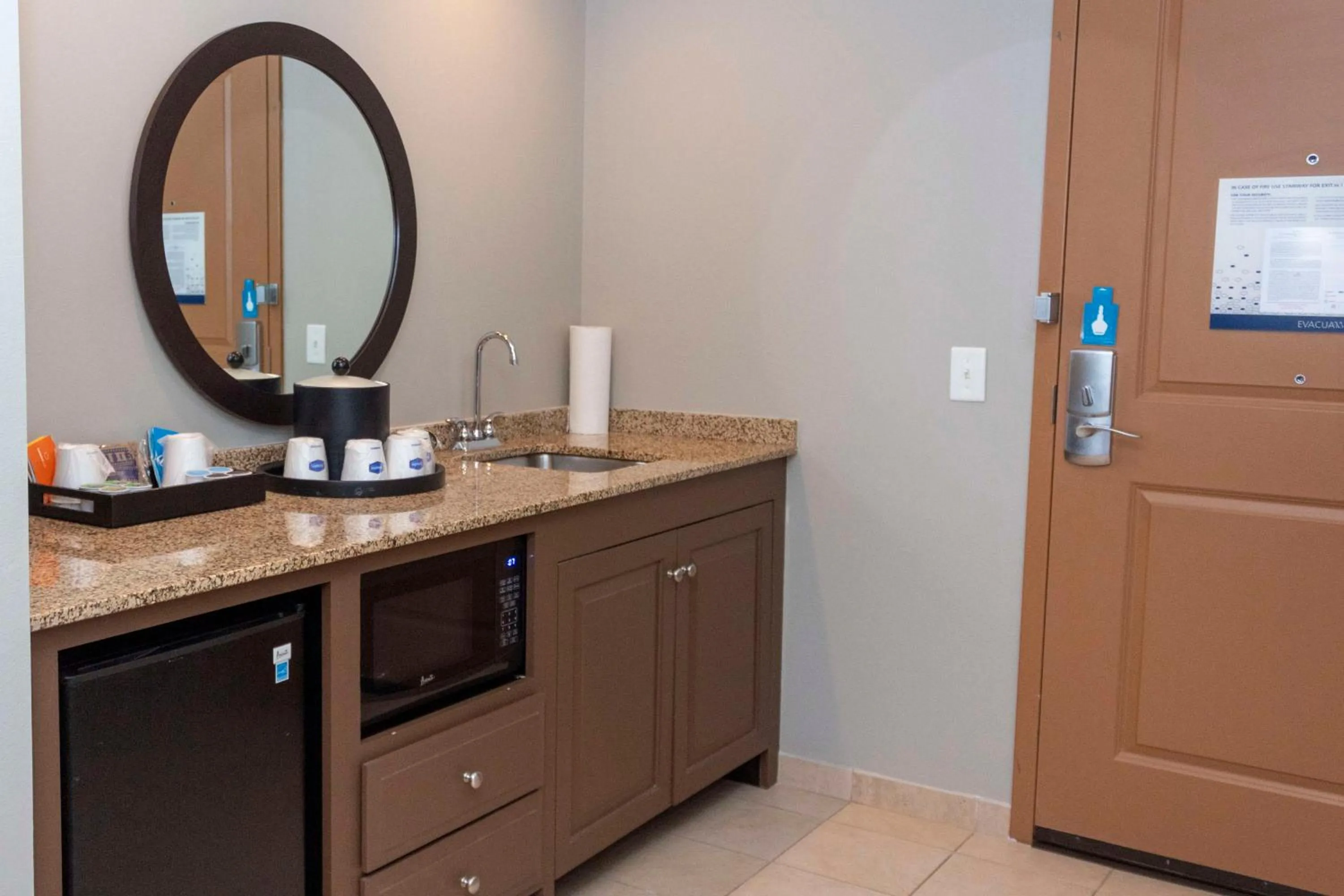 Photo of the whole room in Hampton Inn & Suites Riverton