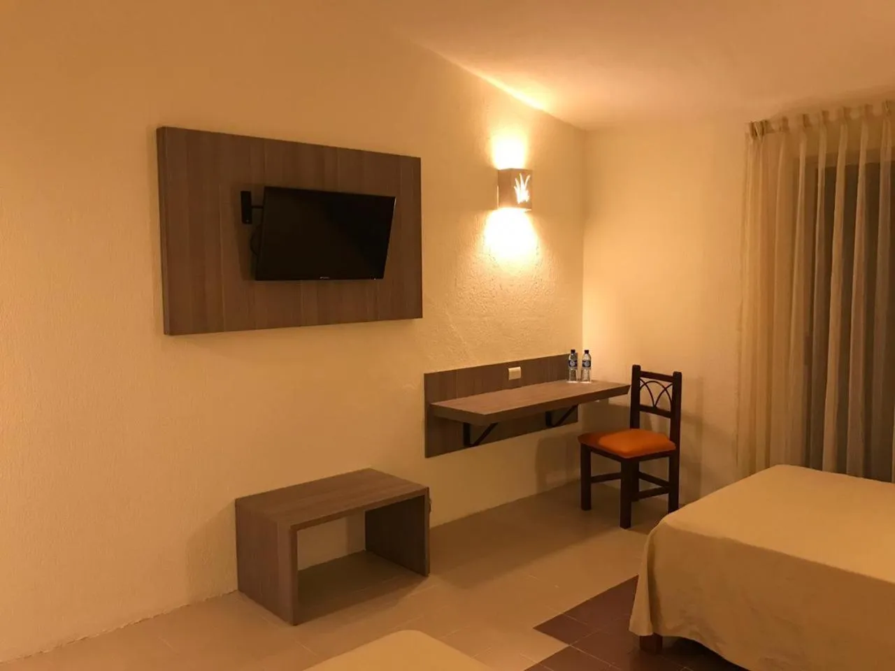 TV and multimedia, Bed in Hotel Plaza Palenque