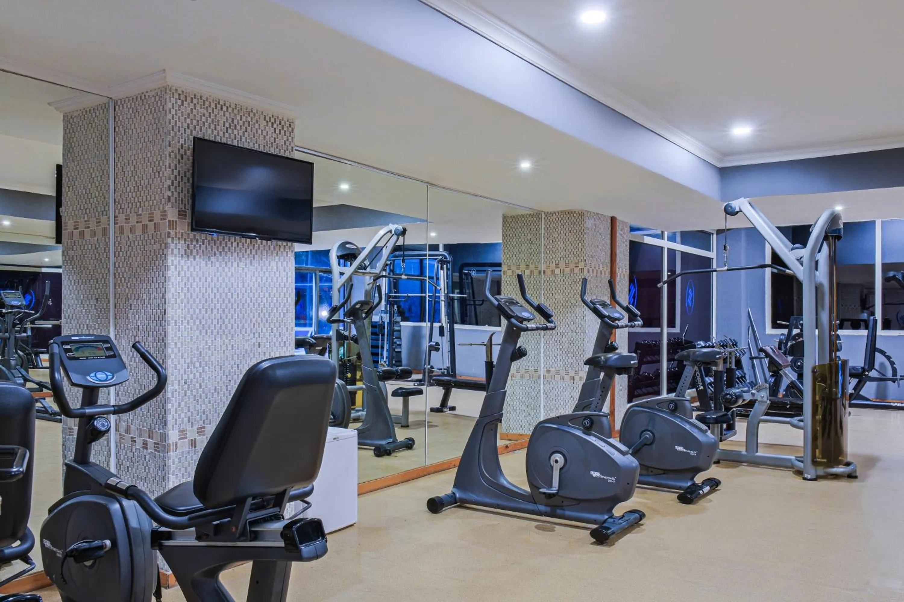 Fitness centre/facilities in Sural Hotel