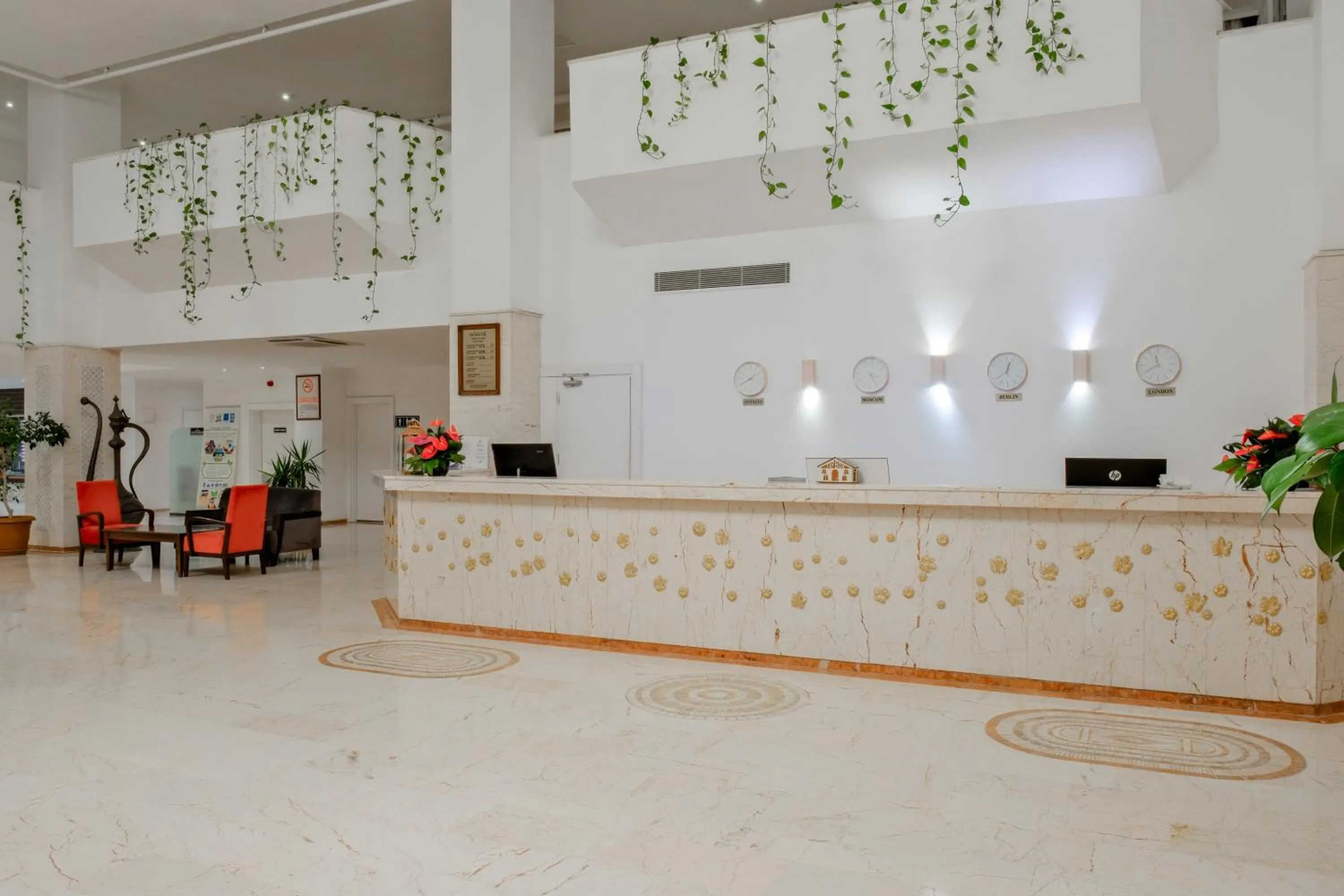 Lobby or reception in Sural Hotel