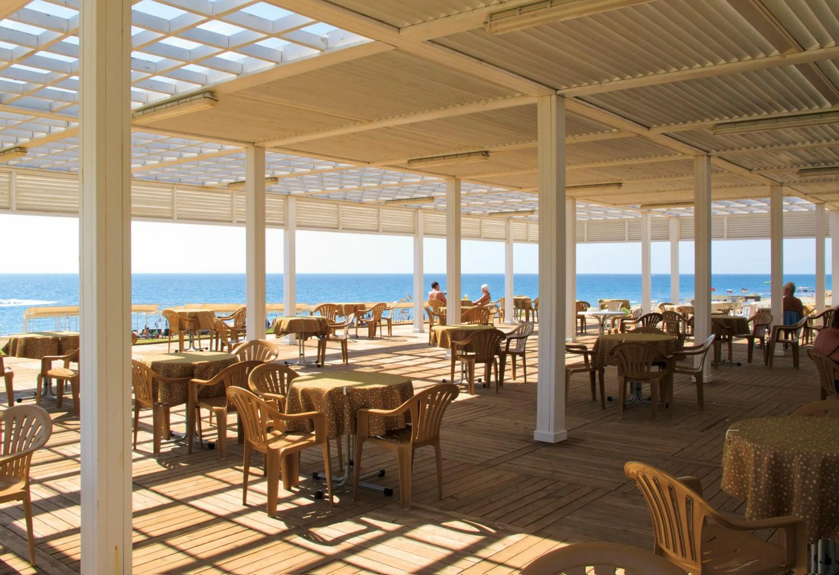 Restaurant/places to eat in Sural Garden Hotel