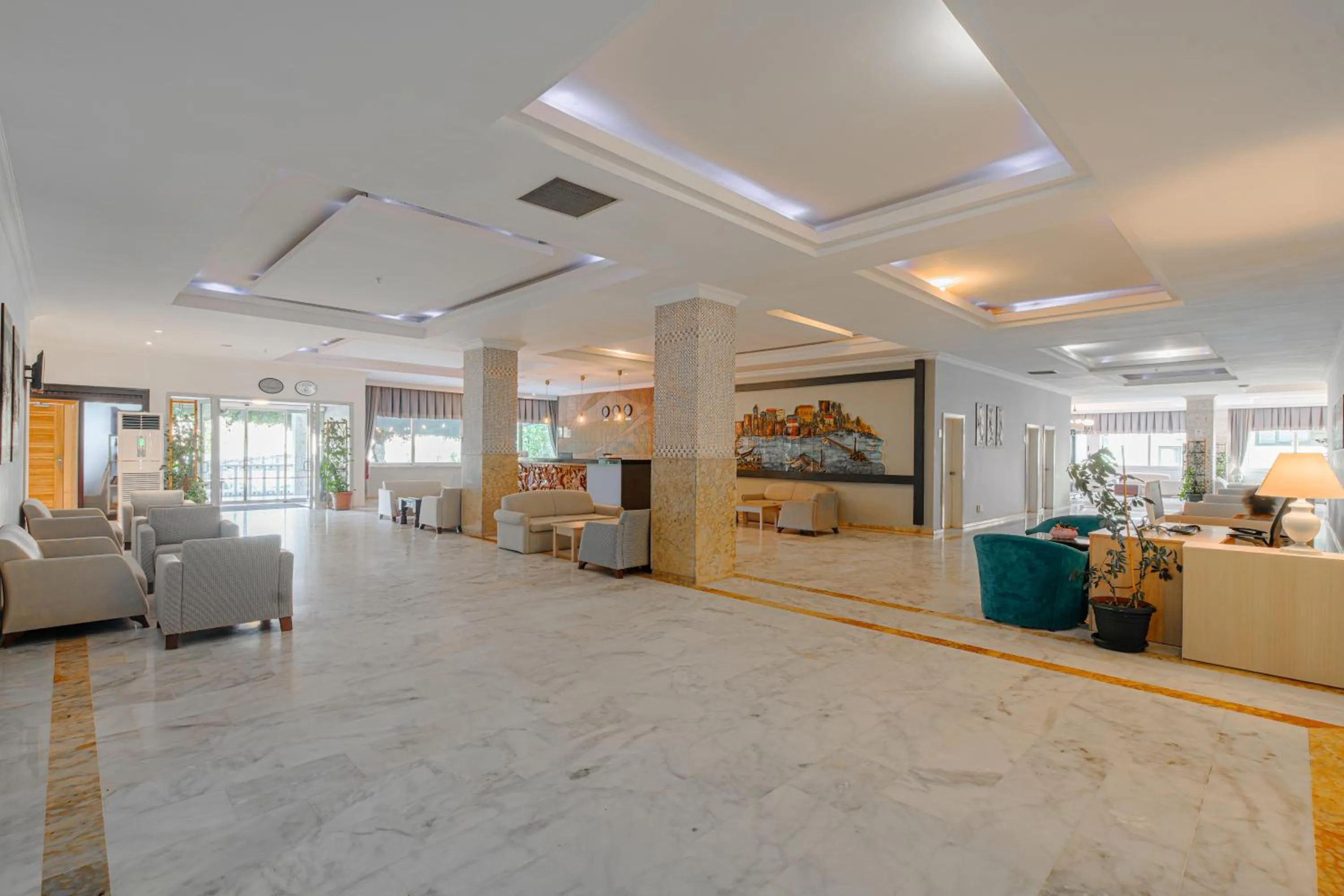 Lobby or reception in Sural Garden Hotel