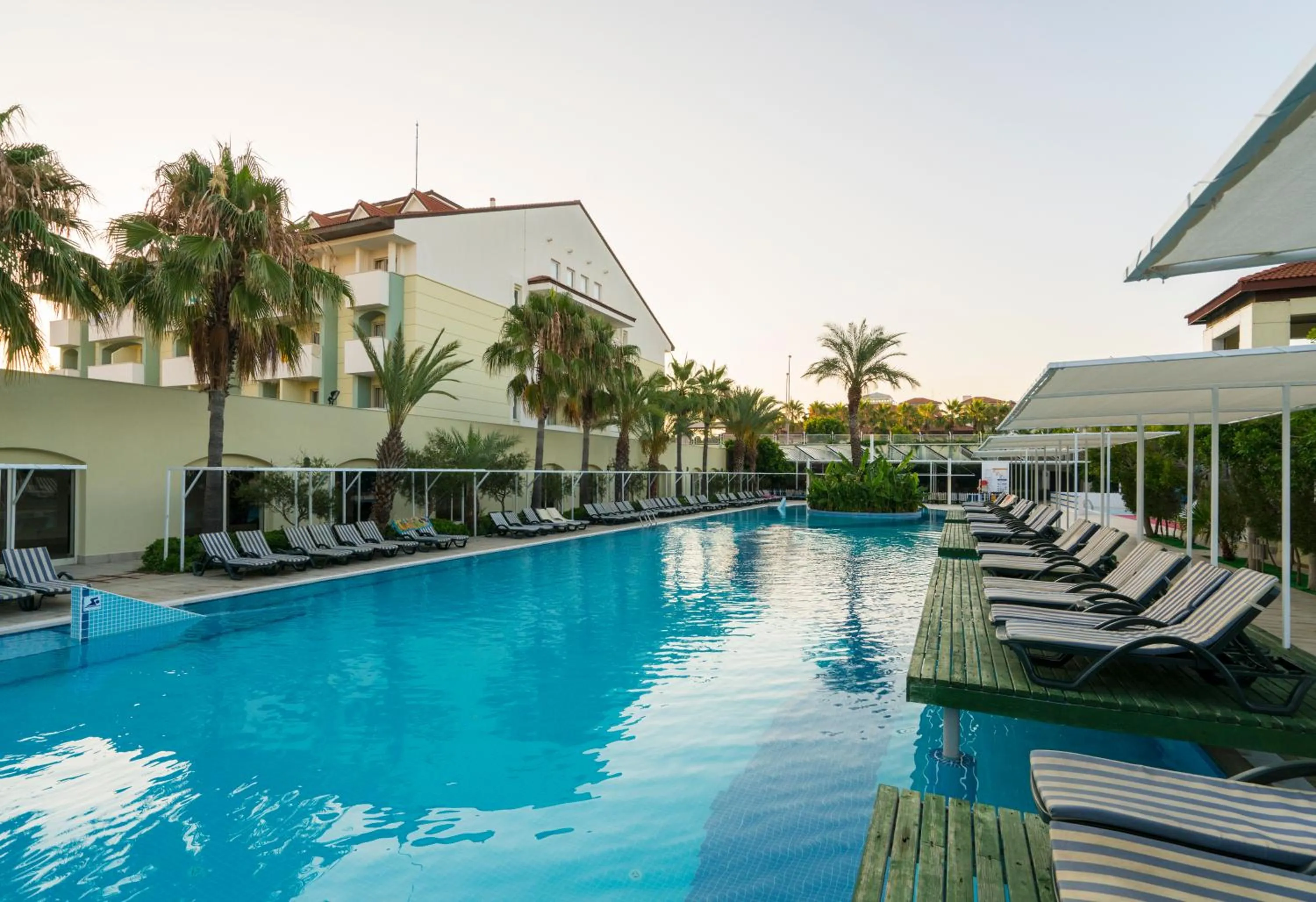 Swimming pool in Sural Resort Hotel