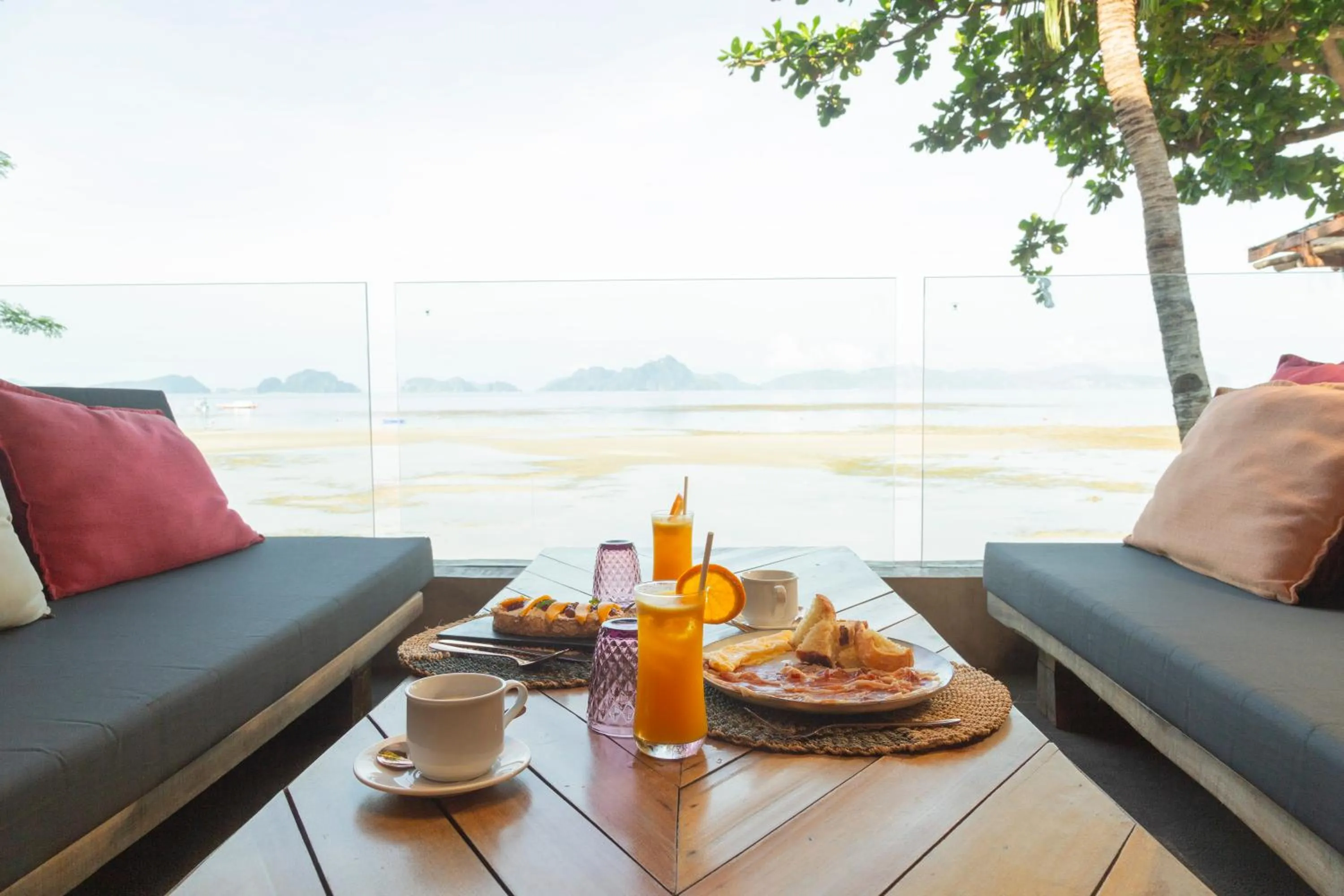 Restaurant/places to eat in Panorama Boutique Hotel & Beach Club