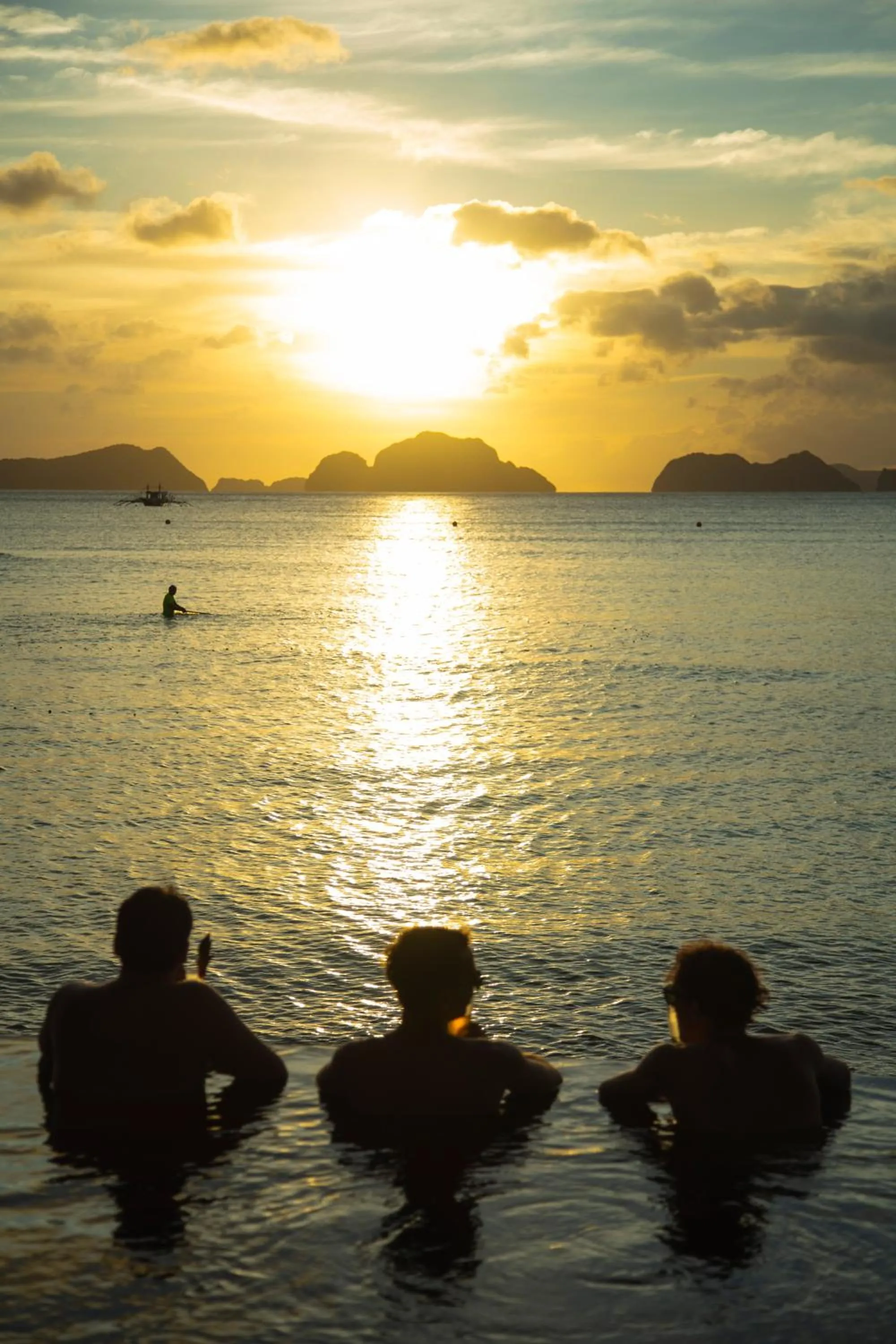 Restaurant/places to eat in Panorama Boutique Hotel & Beach Club