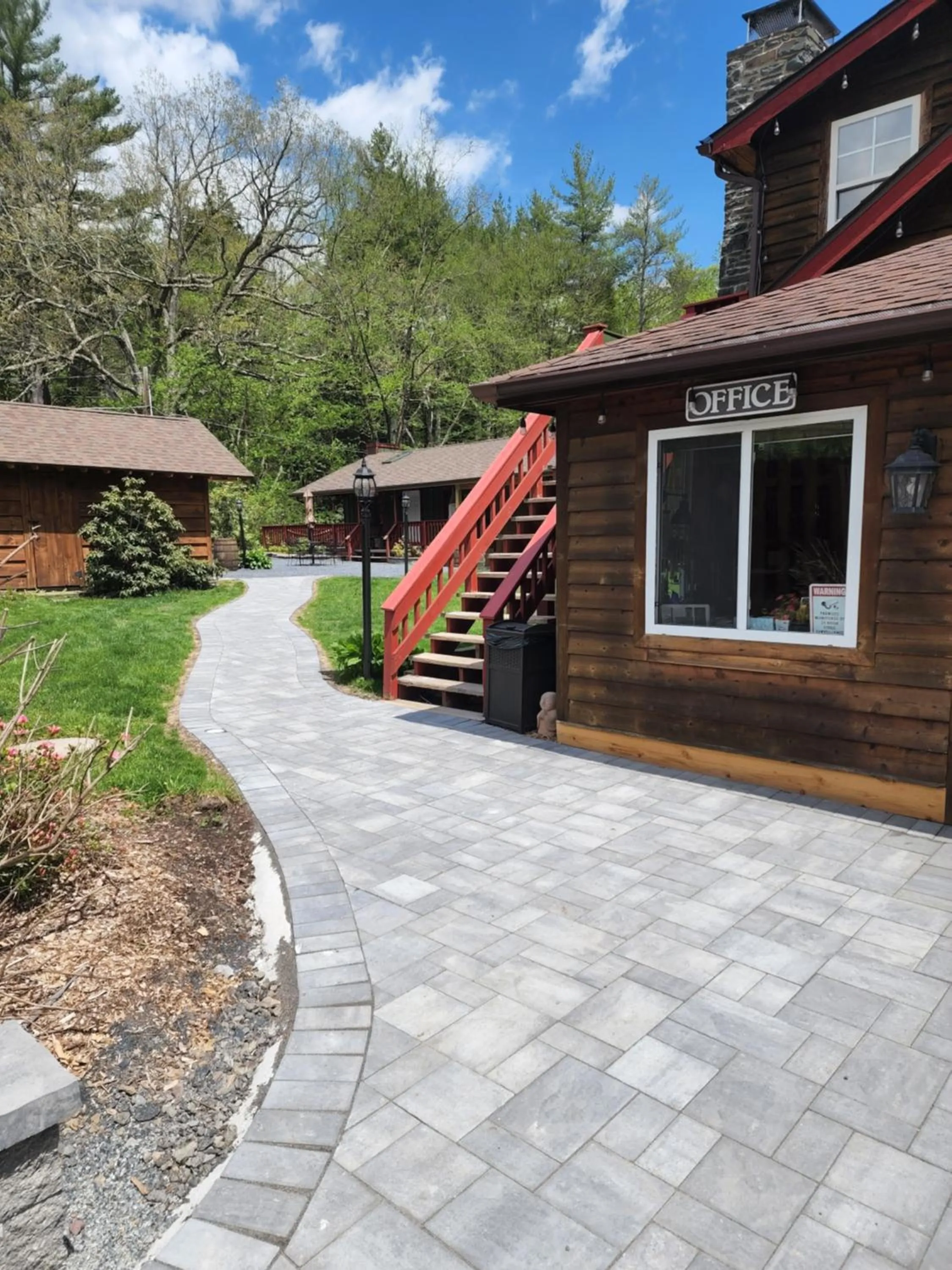 Property building in Magnolia Streamside Resort