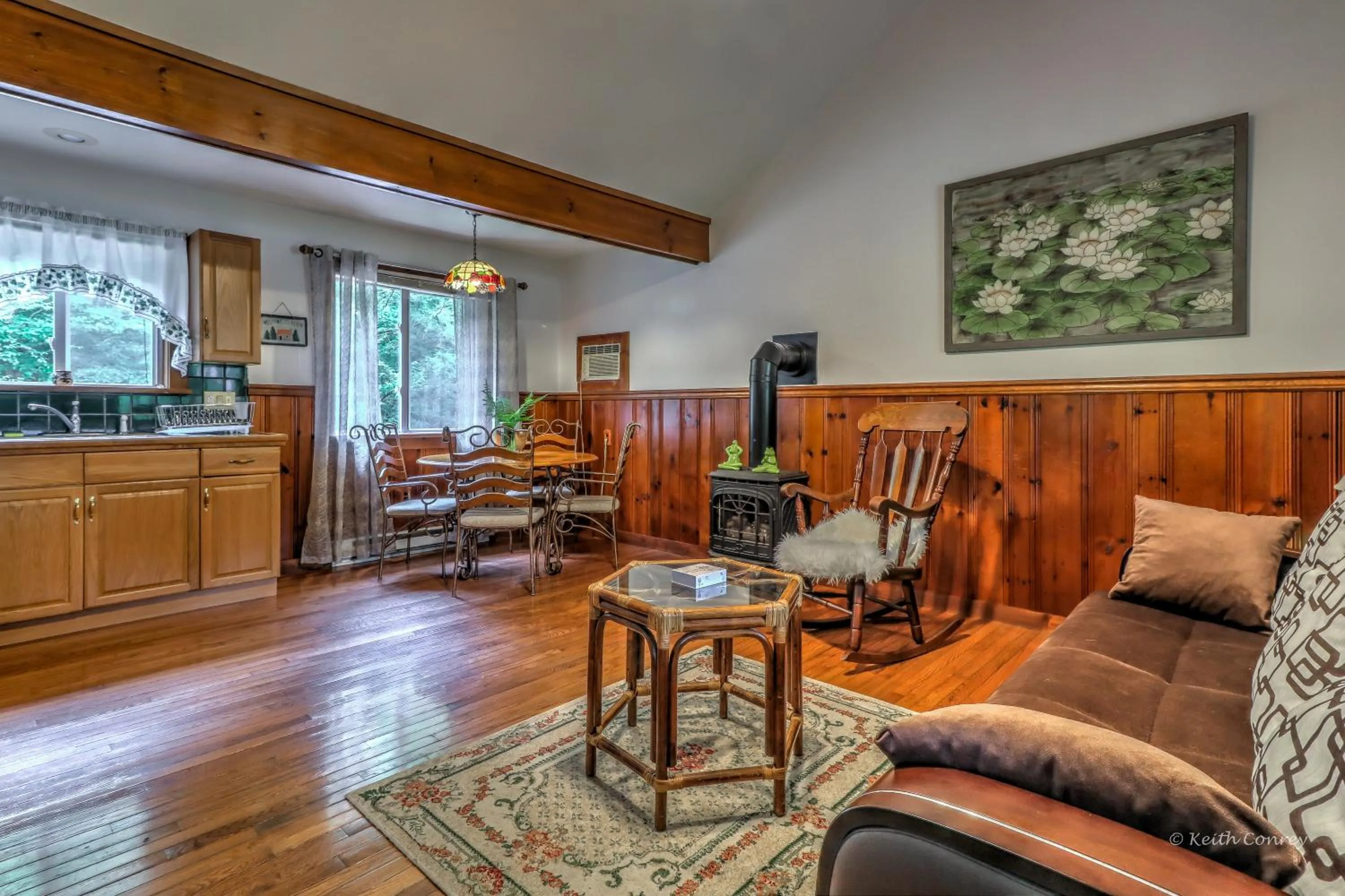 Kitchen or kitchenette in Magnolia Streamside Resort