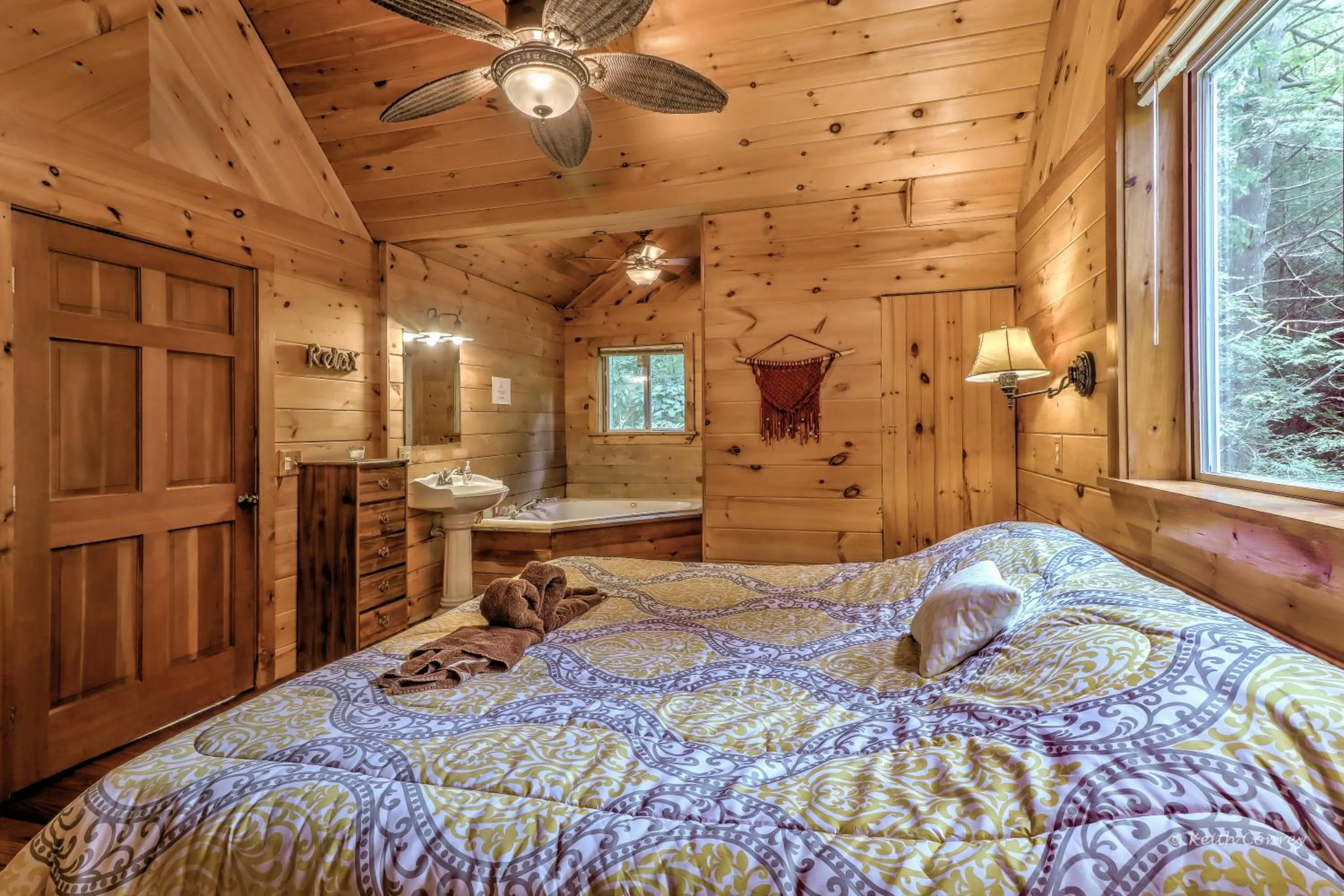 Bedroom, Bed in Magnolia Streamside Resort