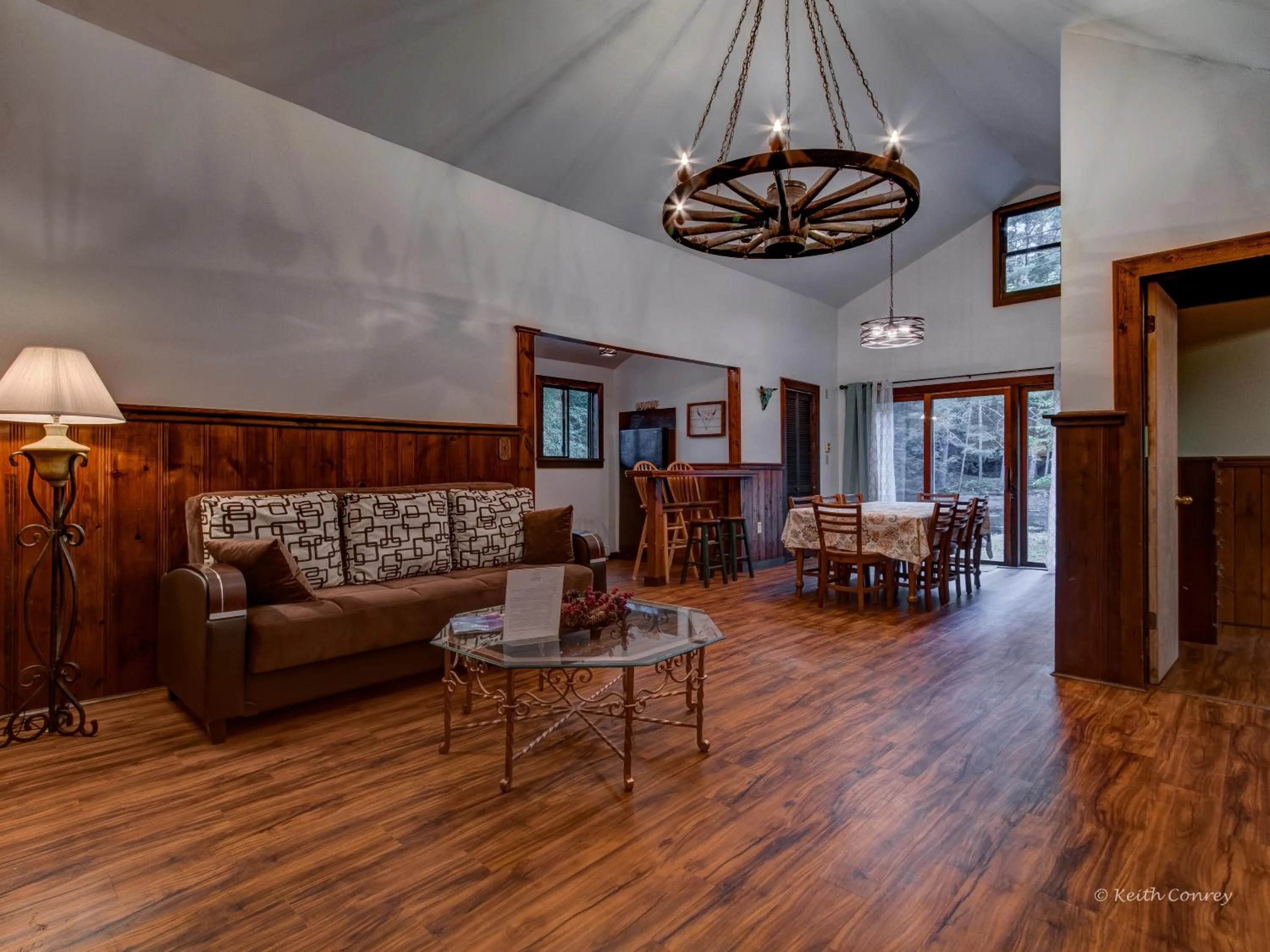 Living room in Magnolia Streamside Resort