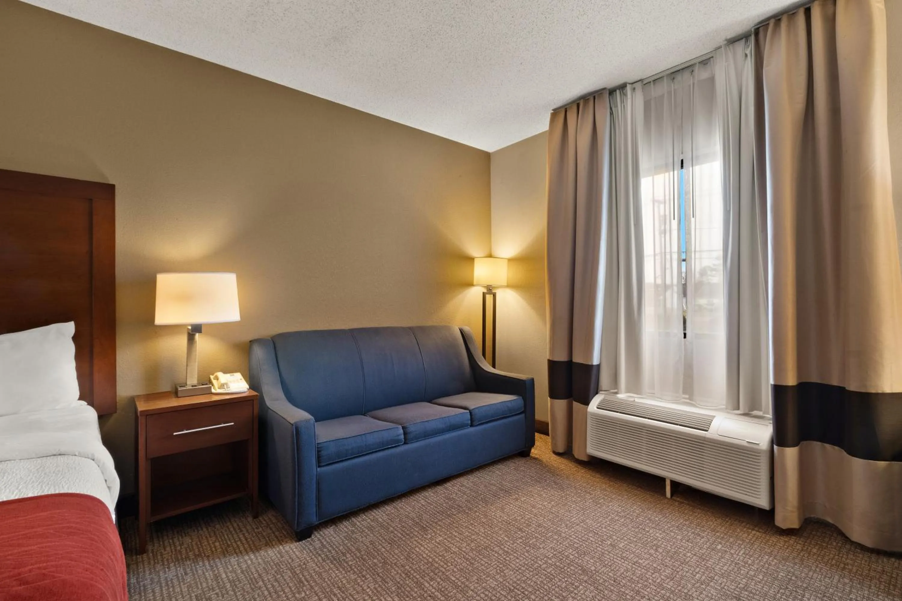 Seating area, Bed in Comfort Inn Bordentown near NJ Turnpike