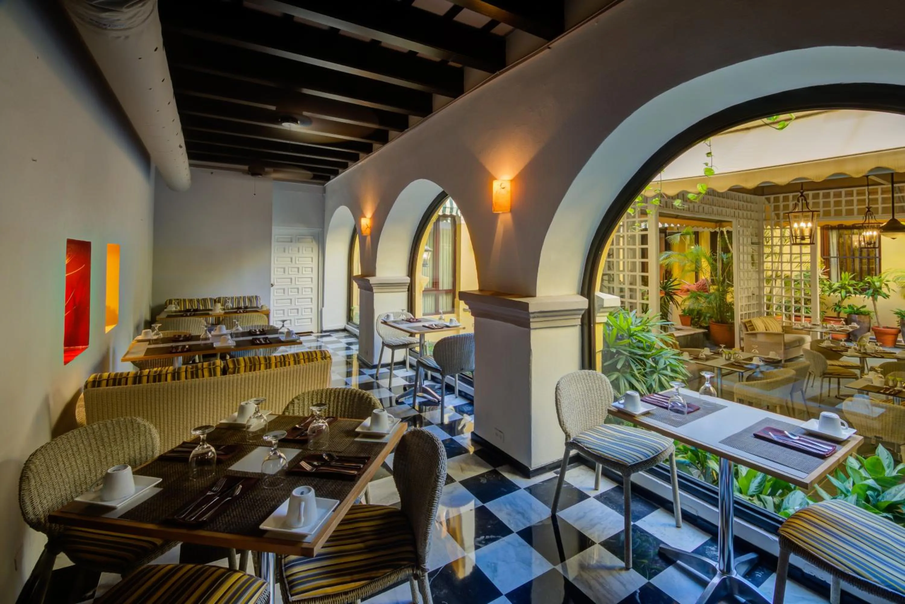 Restaurant/places to eat in Hotel El Convento