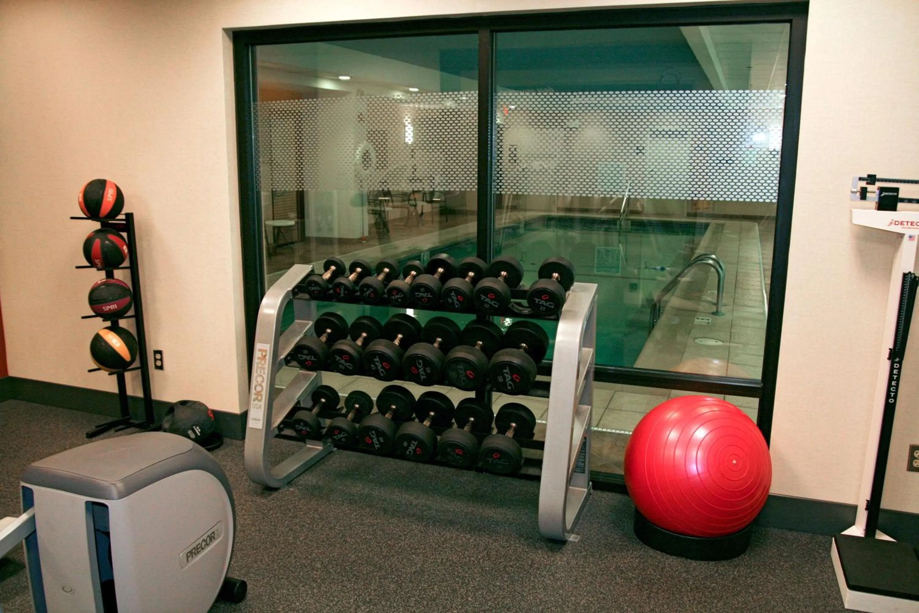 Fitness centre/facilities in Hampton Inn Raynham-Taunton