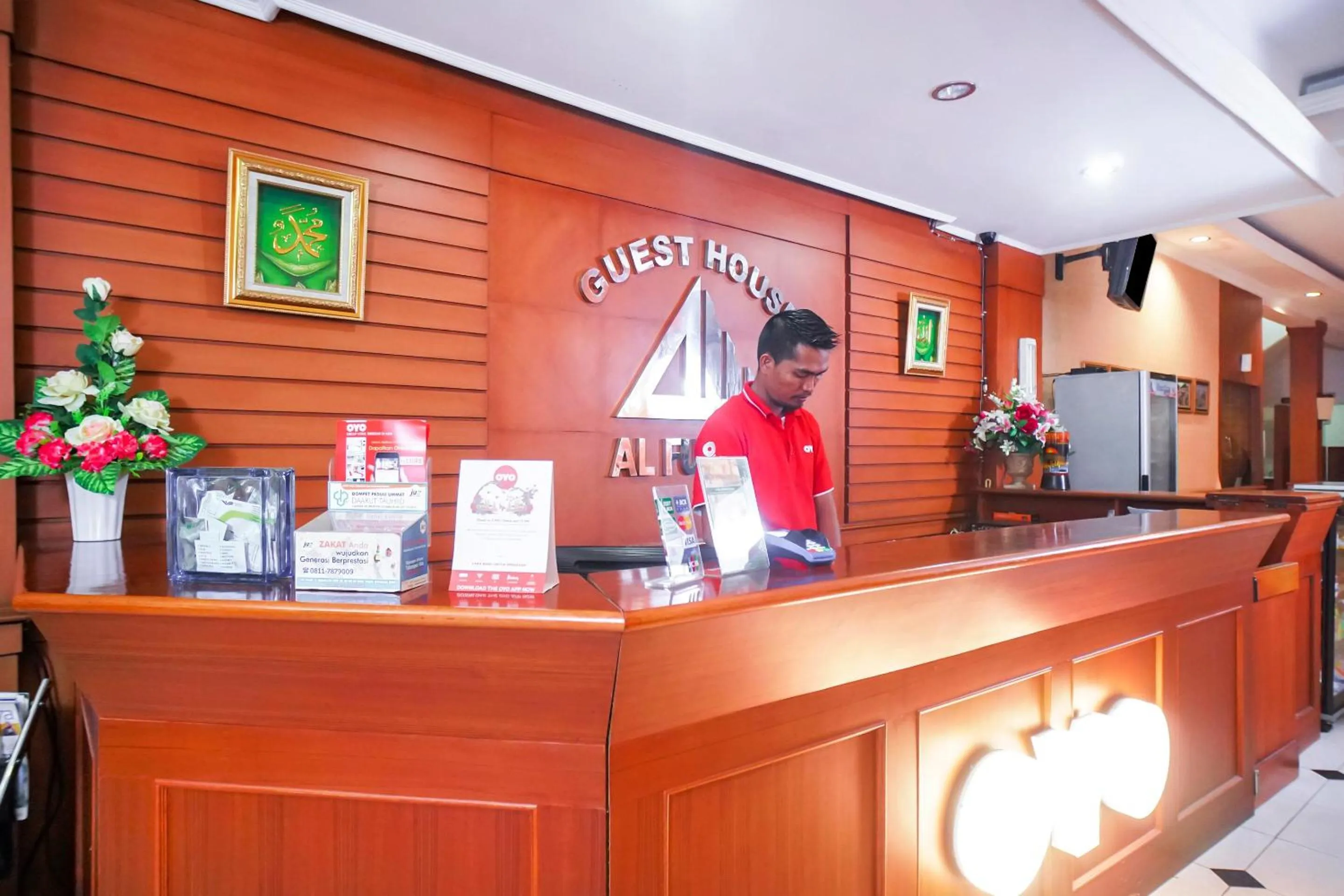 Lobby or reception in Capital O 142 Hotel Al Furqon Syariah