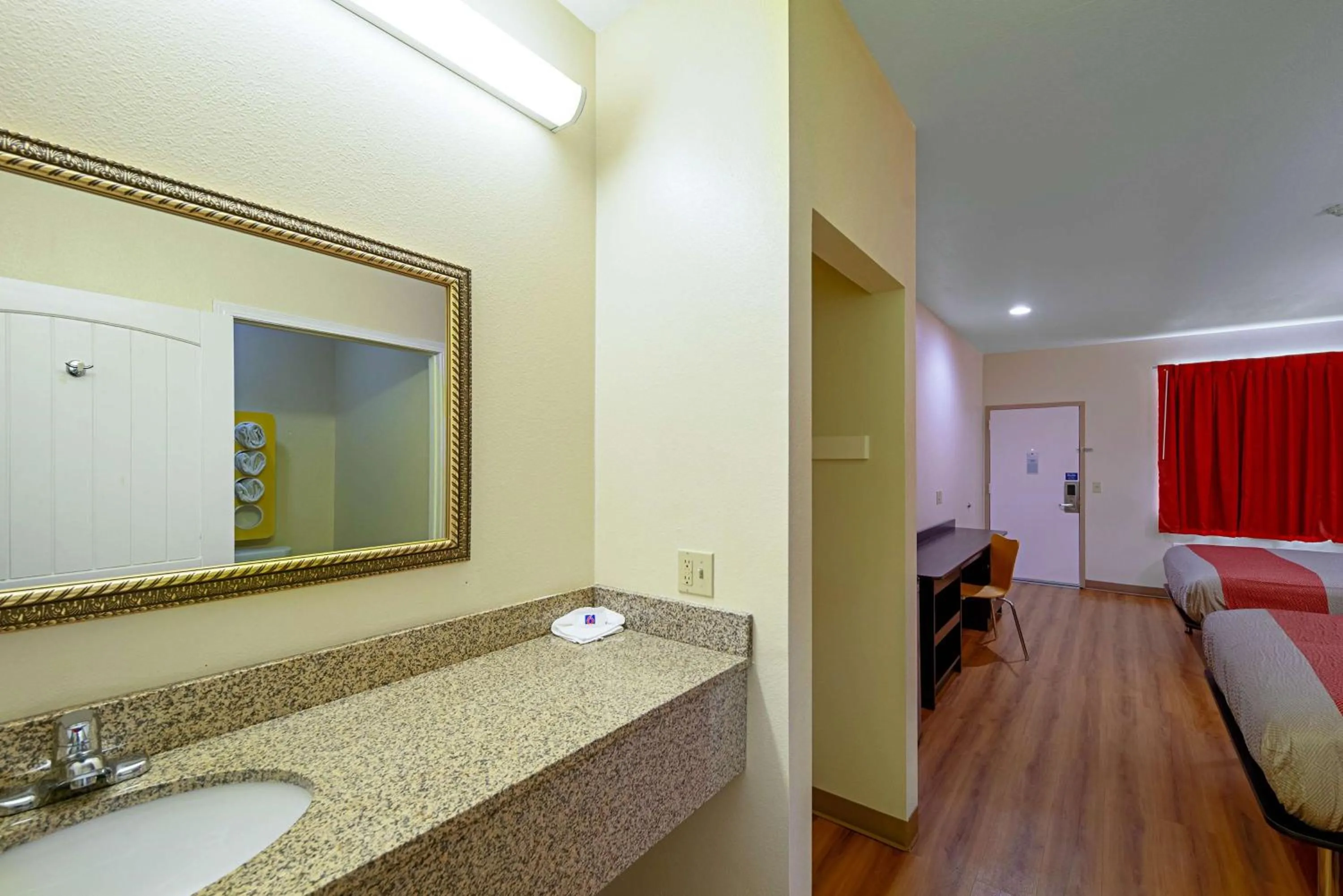 Photo of the whole room, Bed in Motel 6-Rhome, TX