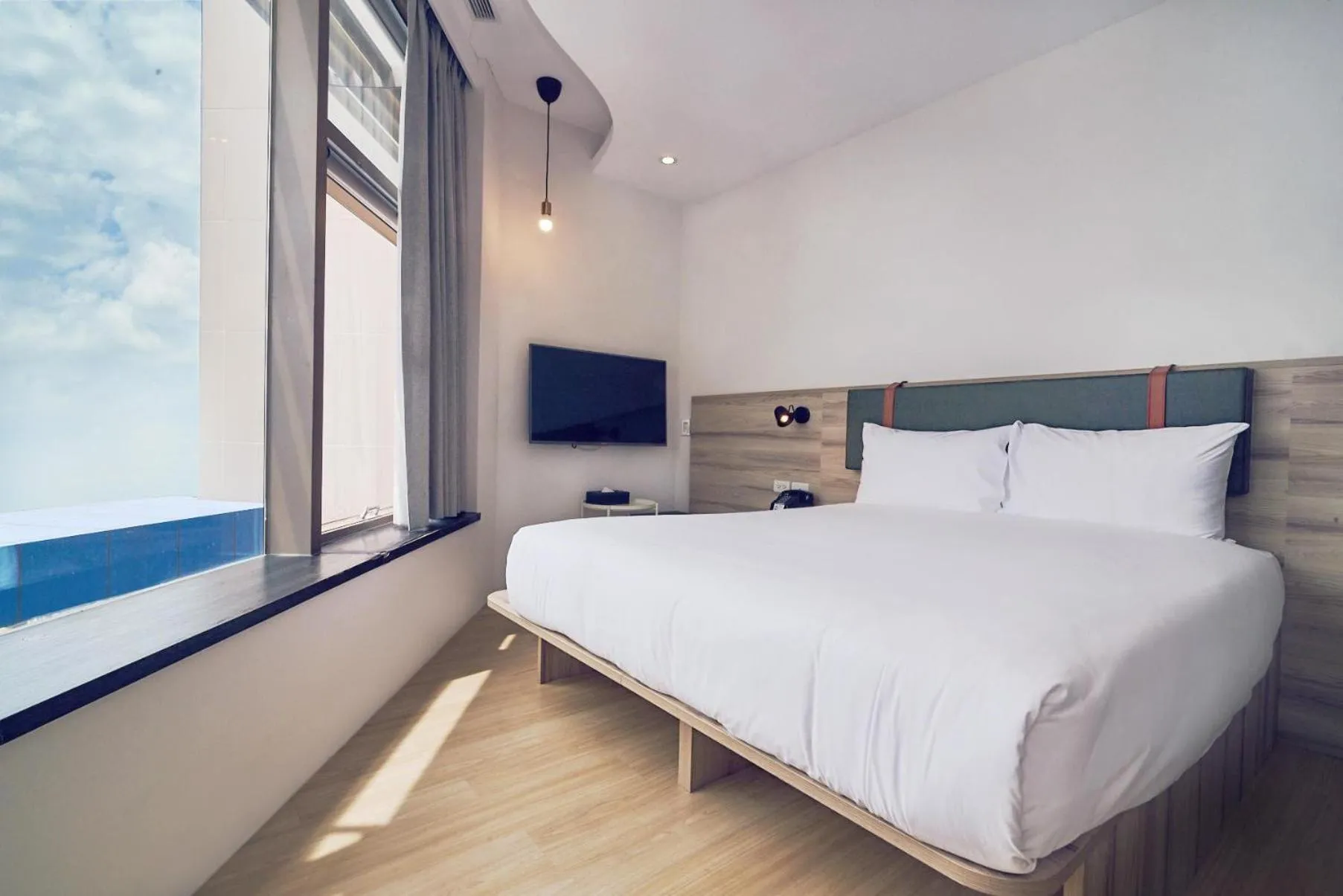 Photo of the whole room, Bed in CHECK Inn Express New Taipei Tamsui