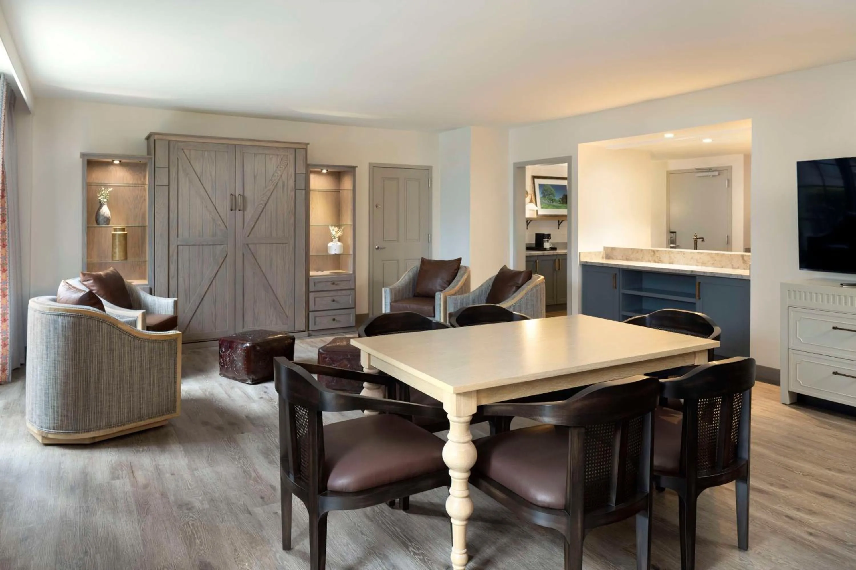 Photo of the whole room in Hyatt Regency Hill Country Resort and Villas