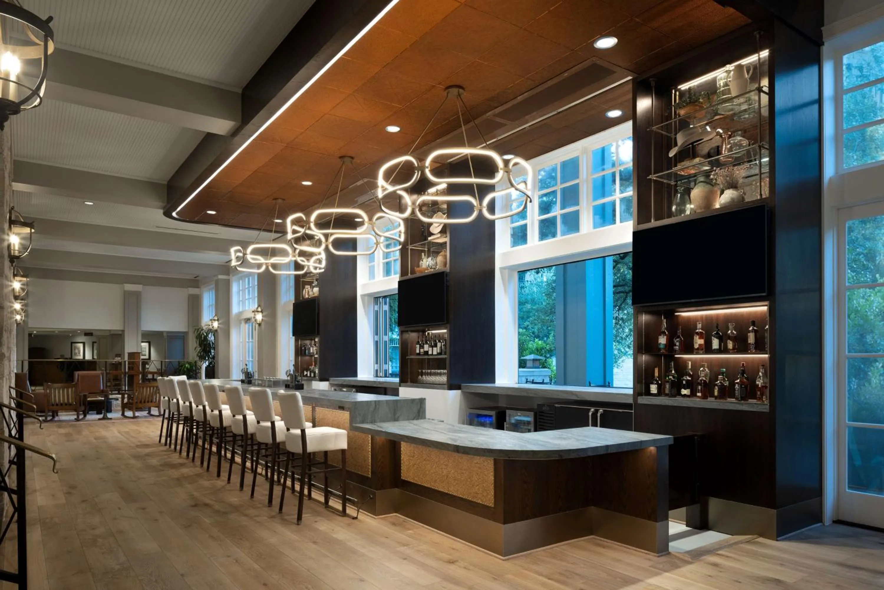 Lounge or bar in Hyatt Regency Hill Country Resort and Villas