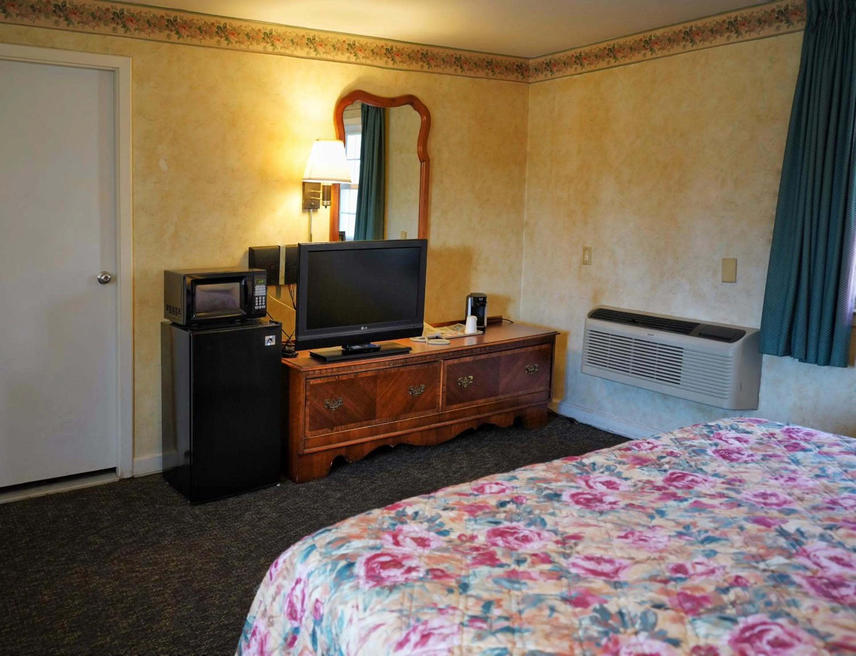 TV and multimedia, Bed in Pilgrim Inn