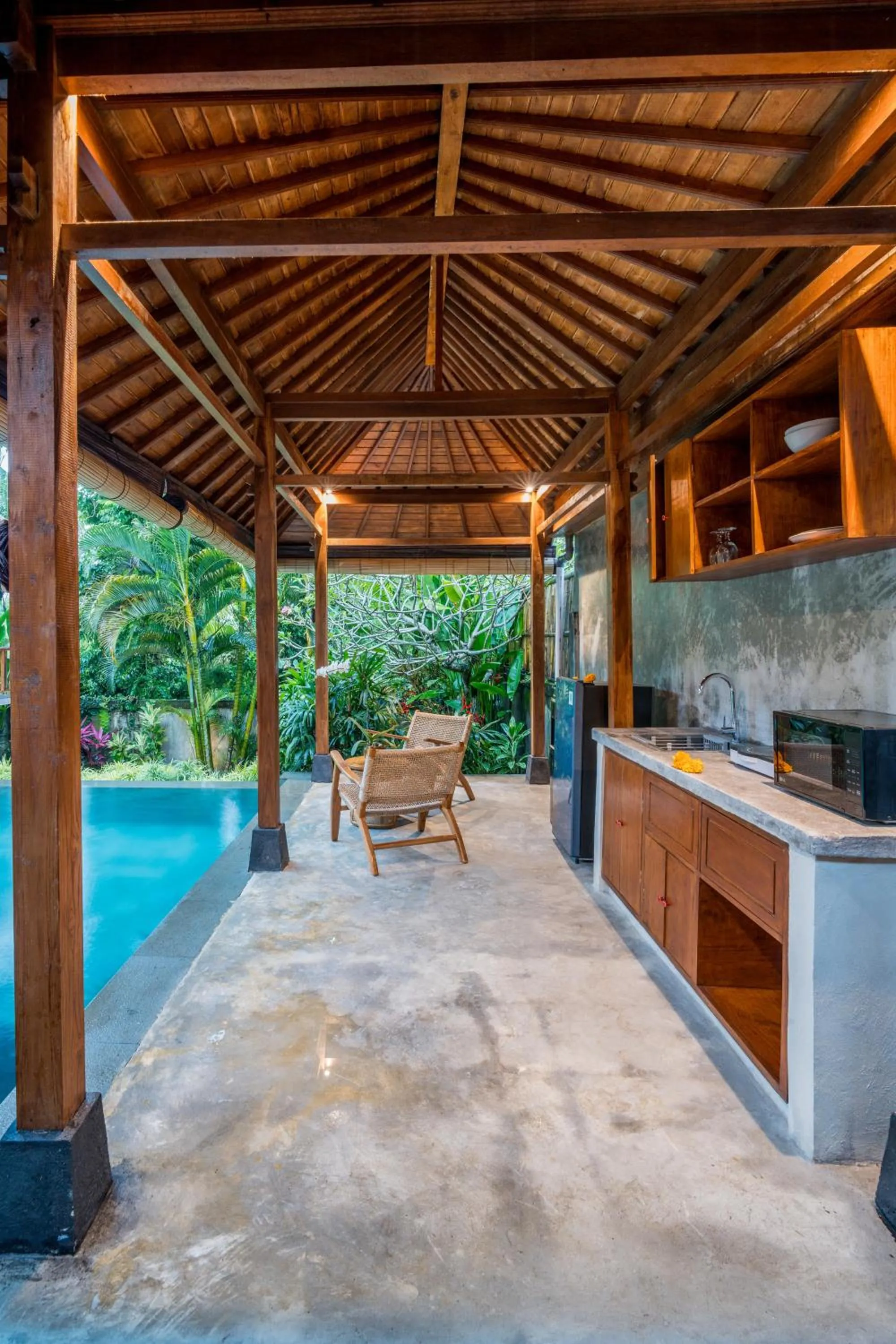 Communal kitchen in Villa Bedauh Ubud Managed by Manara