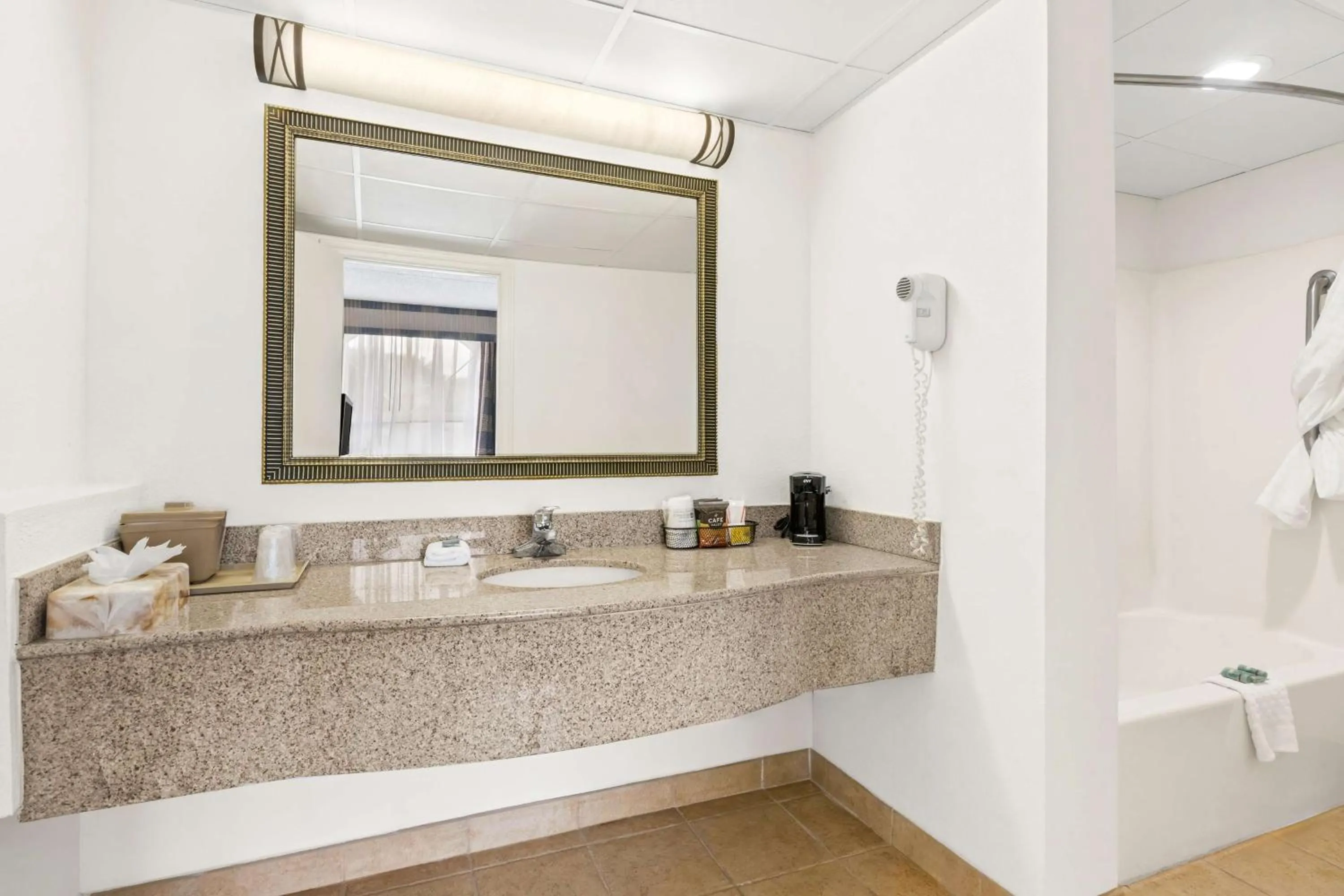 Bathroom in Best Western Hazlet Inn