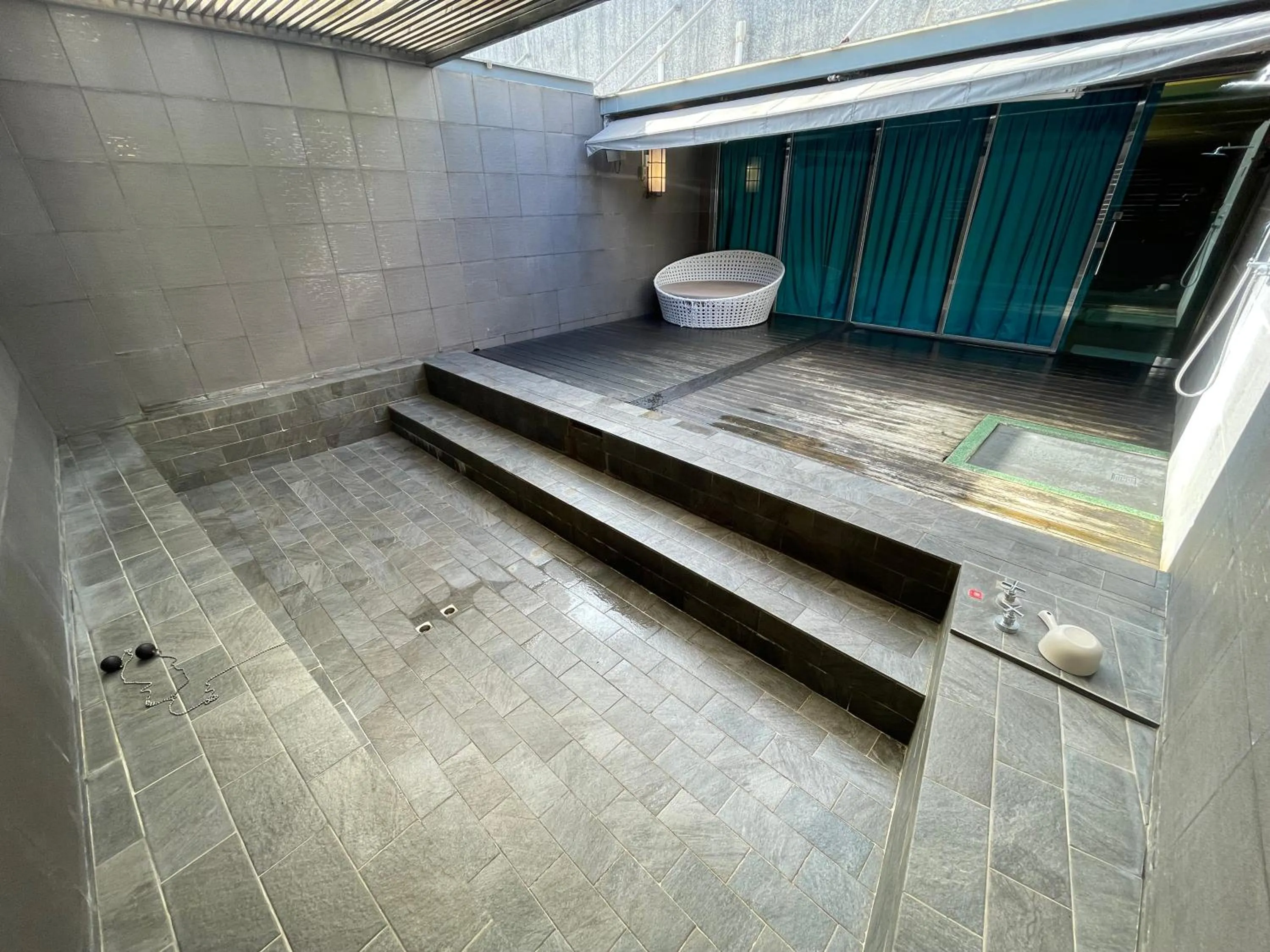 Ya Nold Hot Spring Hotel