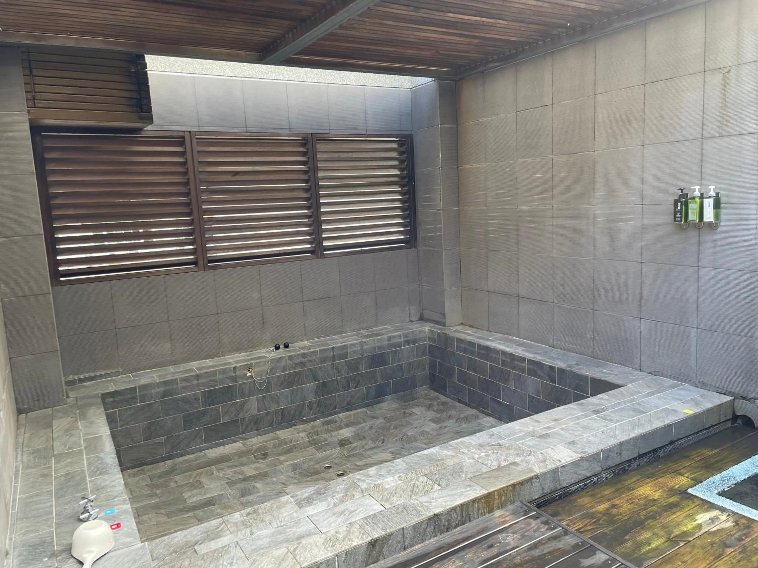 Ya Nold Hot Spring Hotel