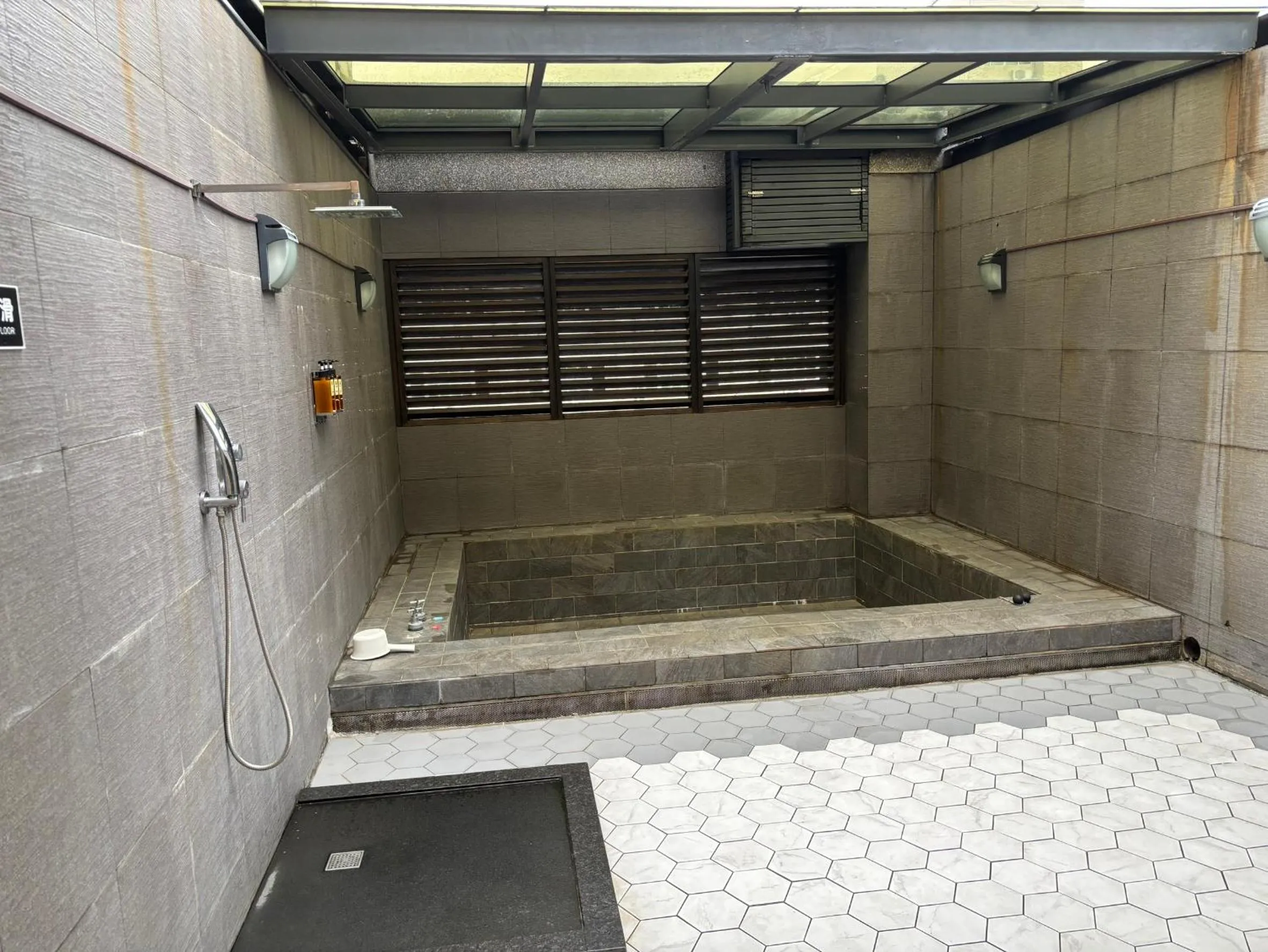 Ya Nold Hot Spring Hotel