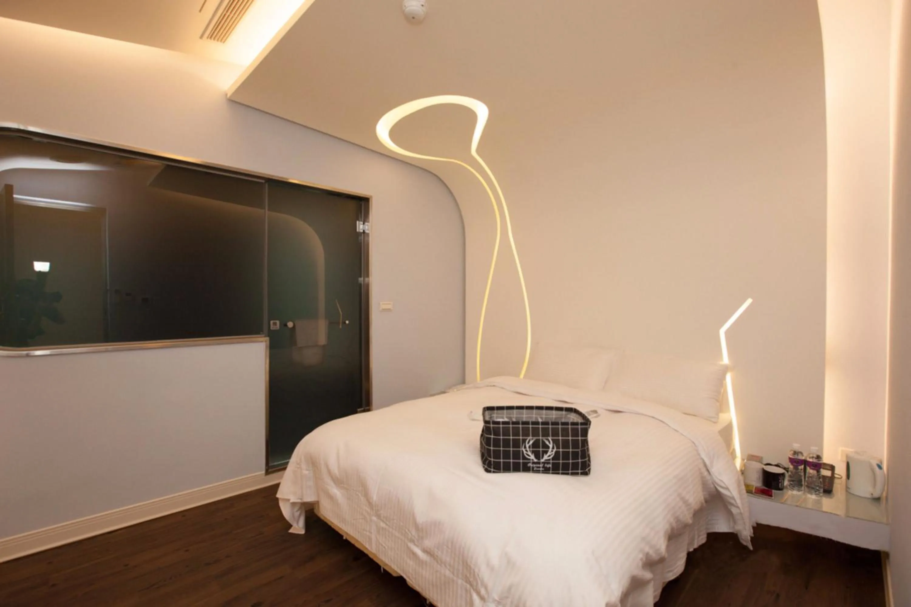 Bed in Ya Nold Hot Spring Hotel