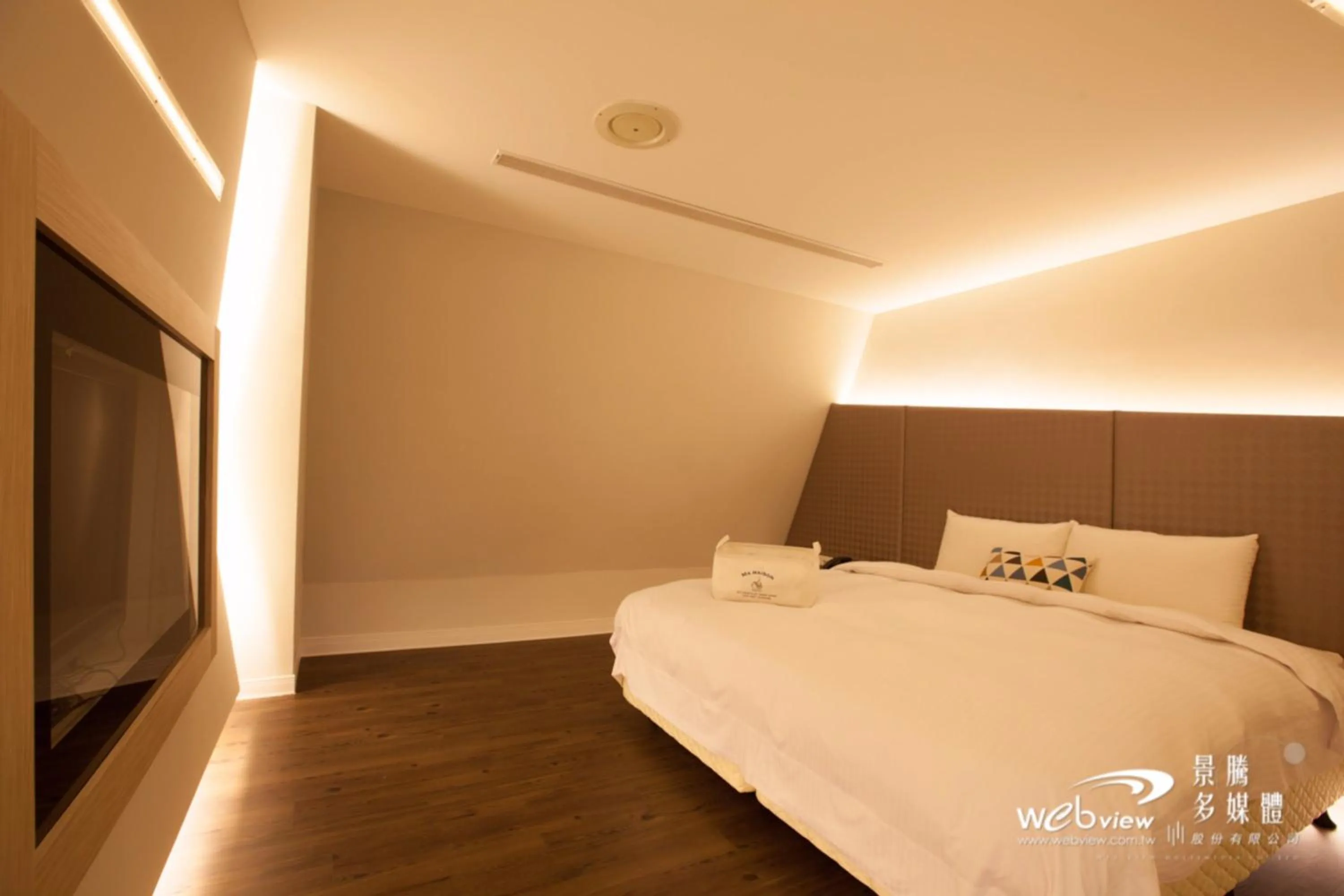 Bed in Ya Nold Hot Spring Hotel