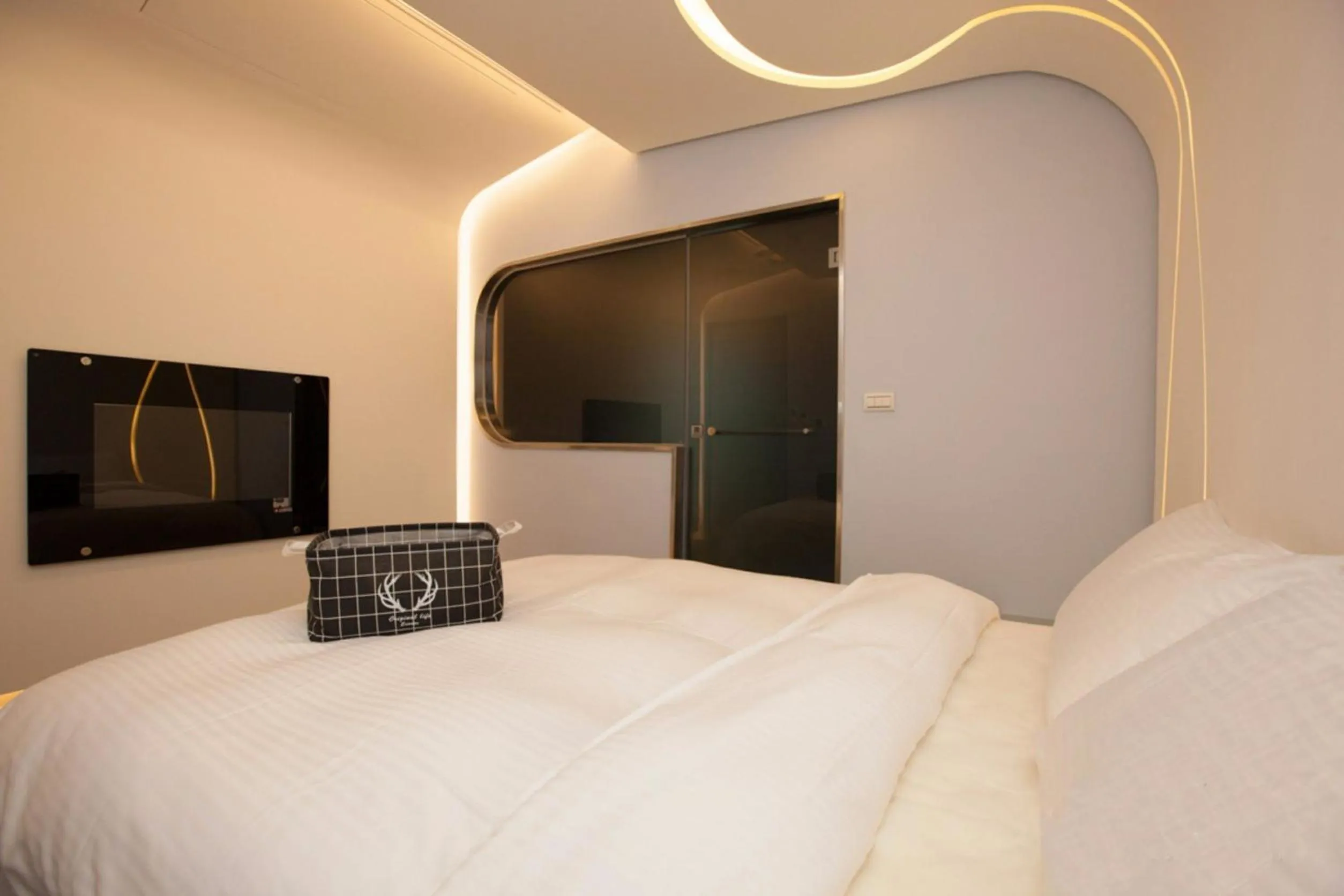 Bed in Ya Nold Hot Spring Hotel