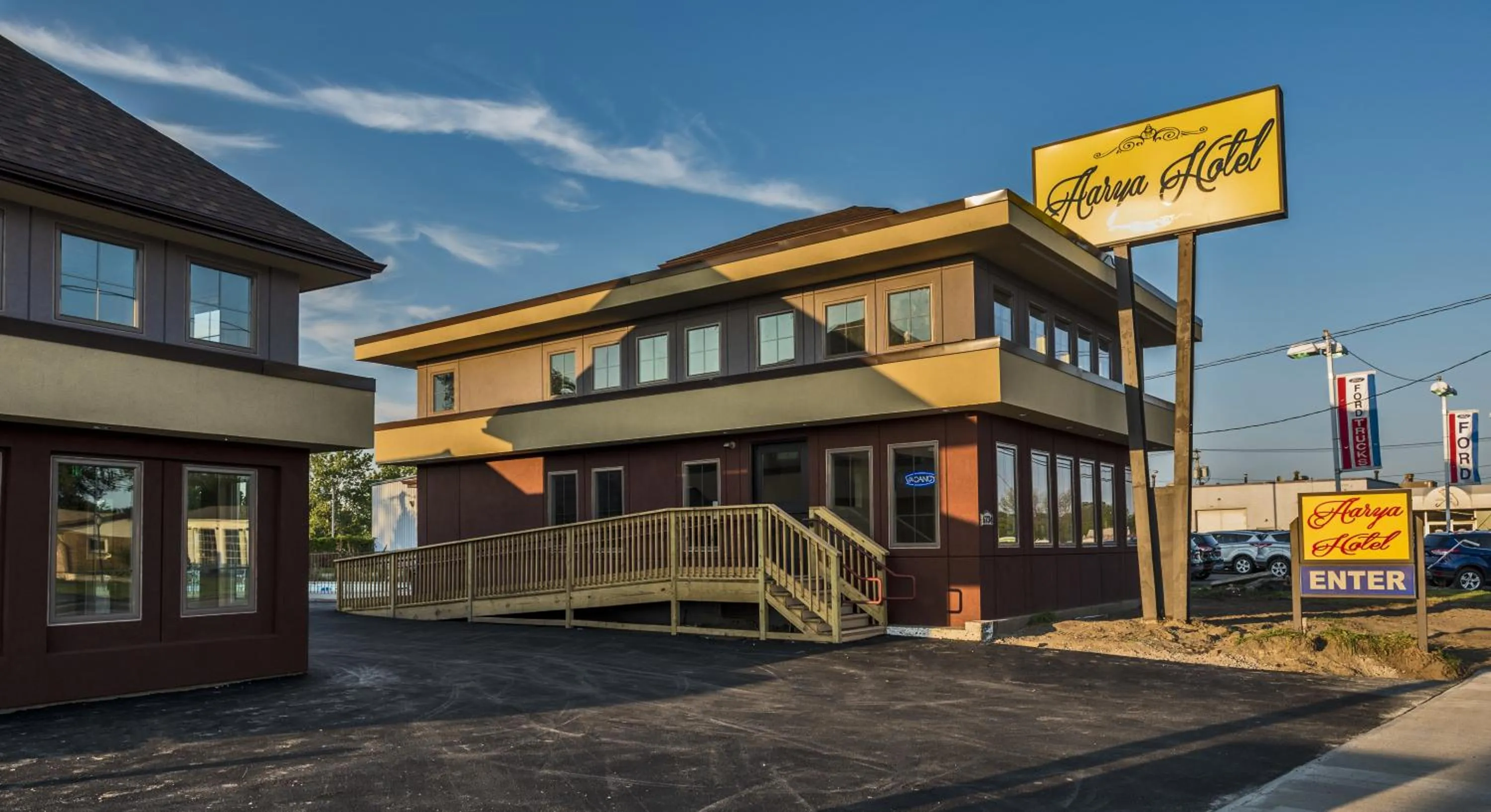 Lobby or reception in Aarya Hotel By Niagara Fashion Outlets