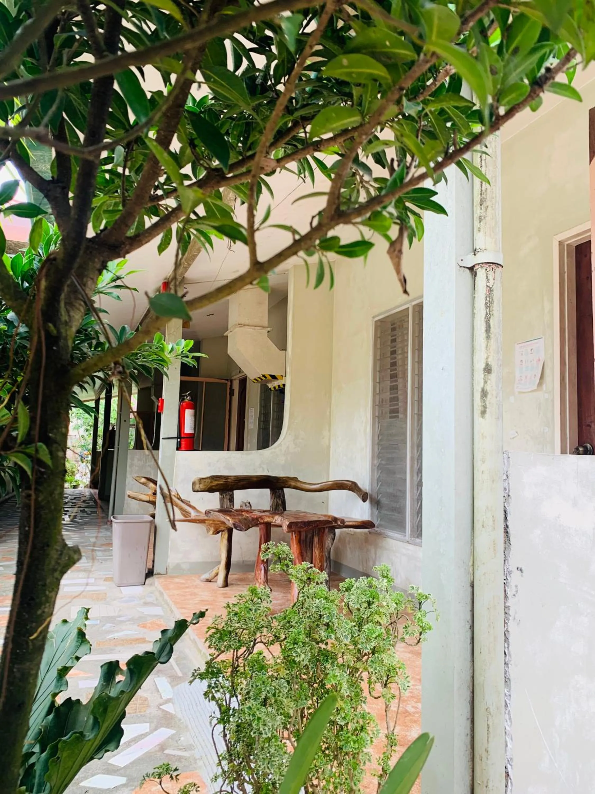 Seating area in Pisces Tourist Inn - Port Barton