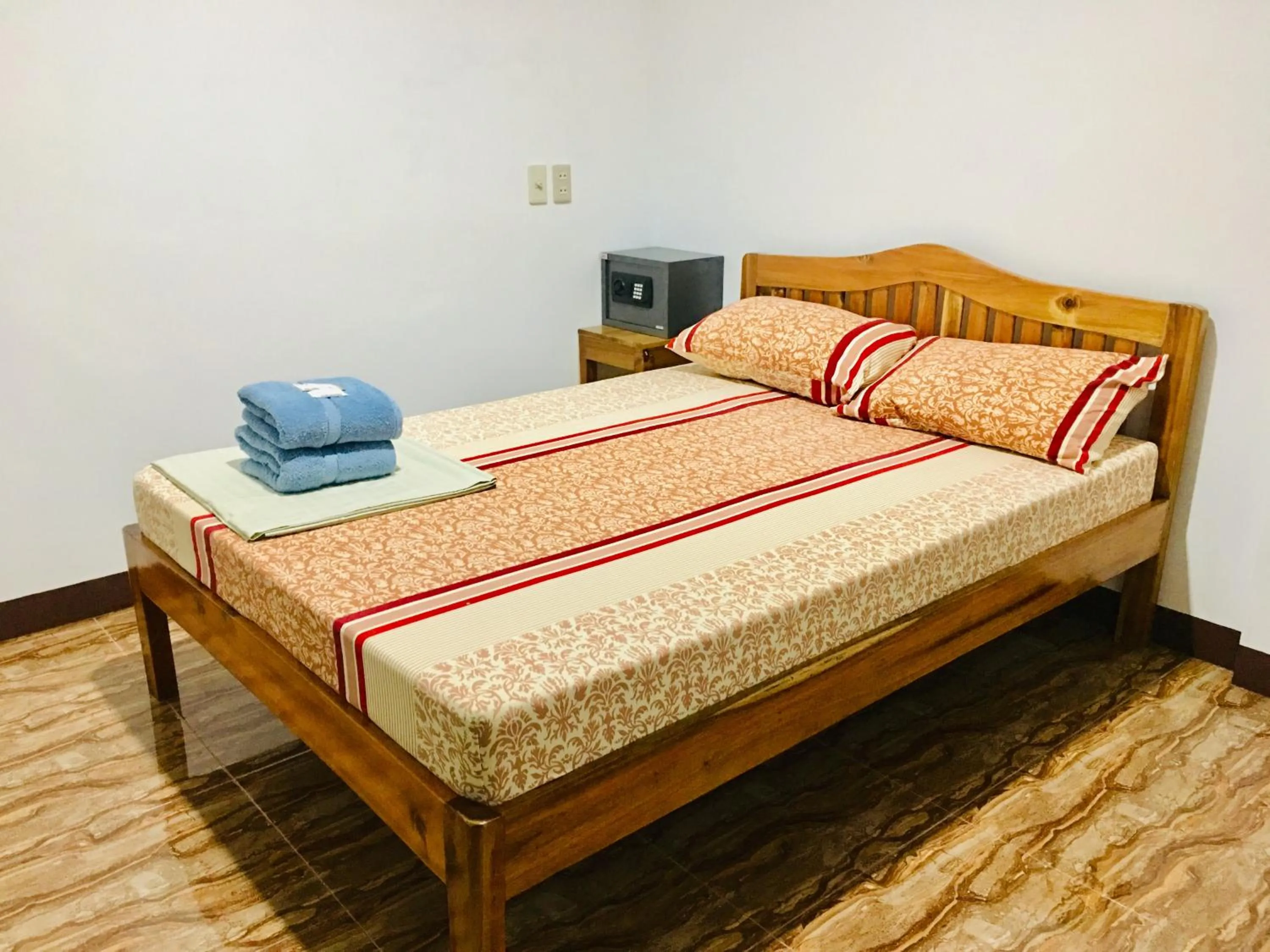 Bed in Pisces Tourist Inn - Port Barton