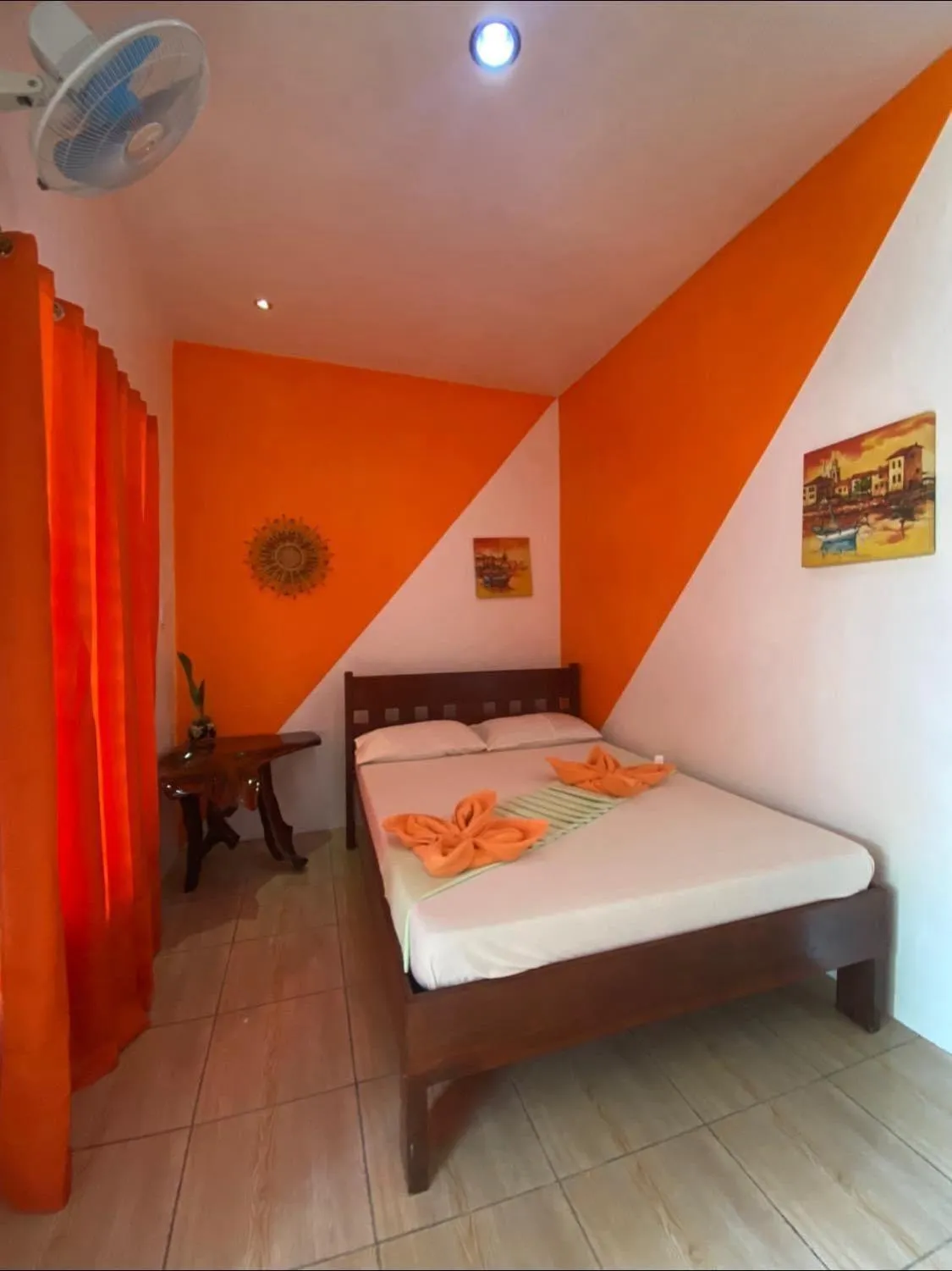 Bed in Pisces Tourist Inn - Port Barton