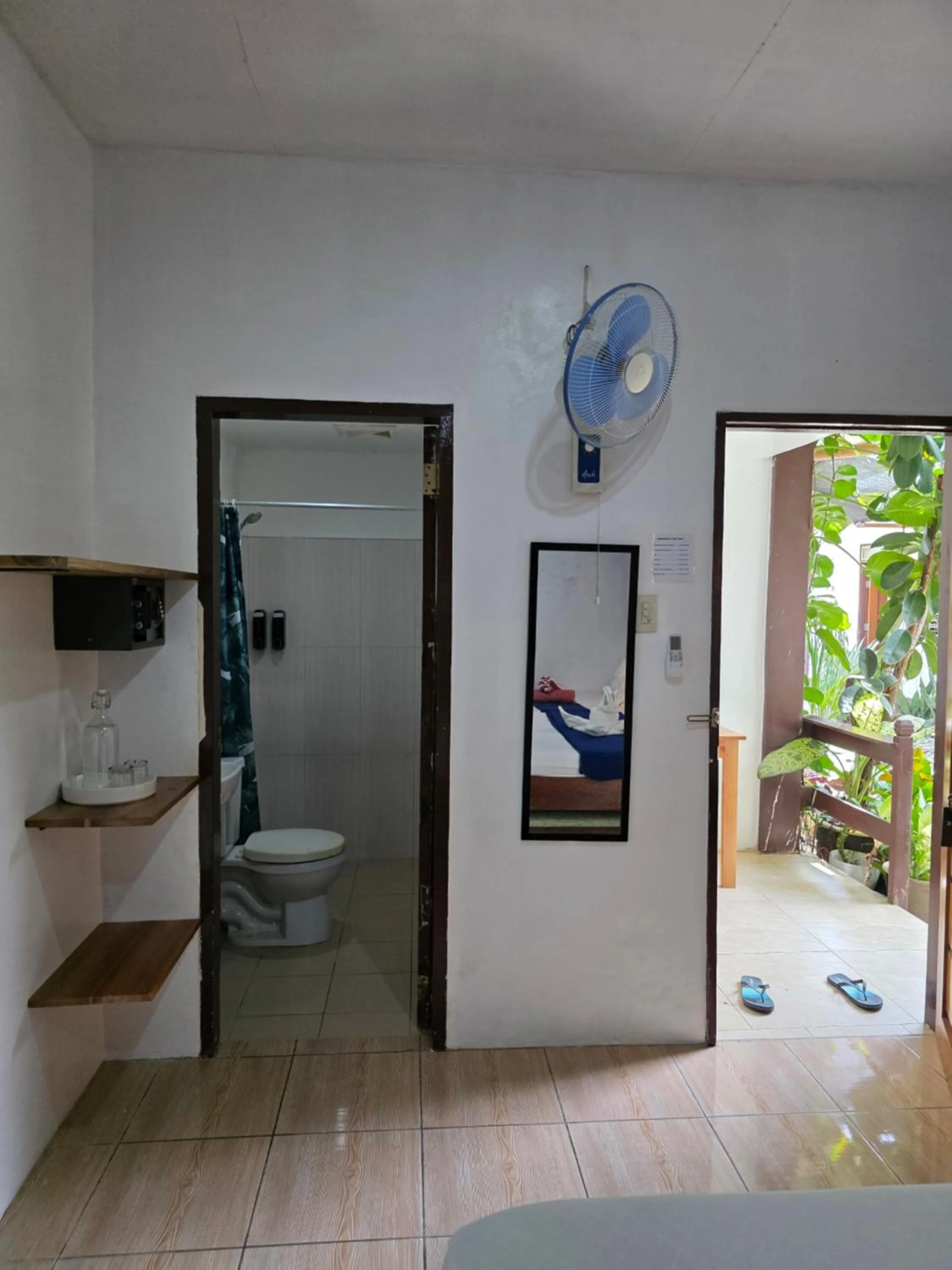 Toilet in Pisces Tourist Inn - Port Barton