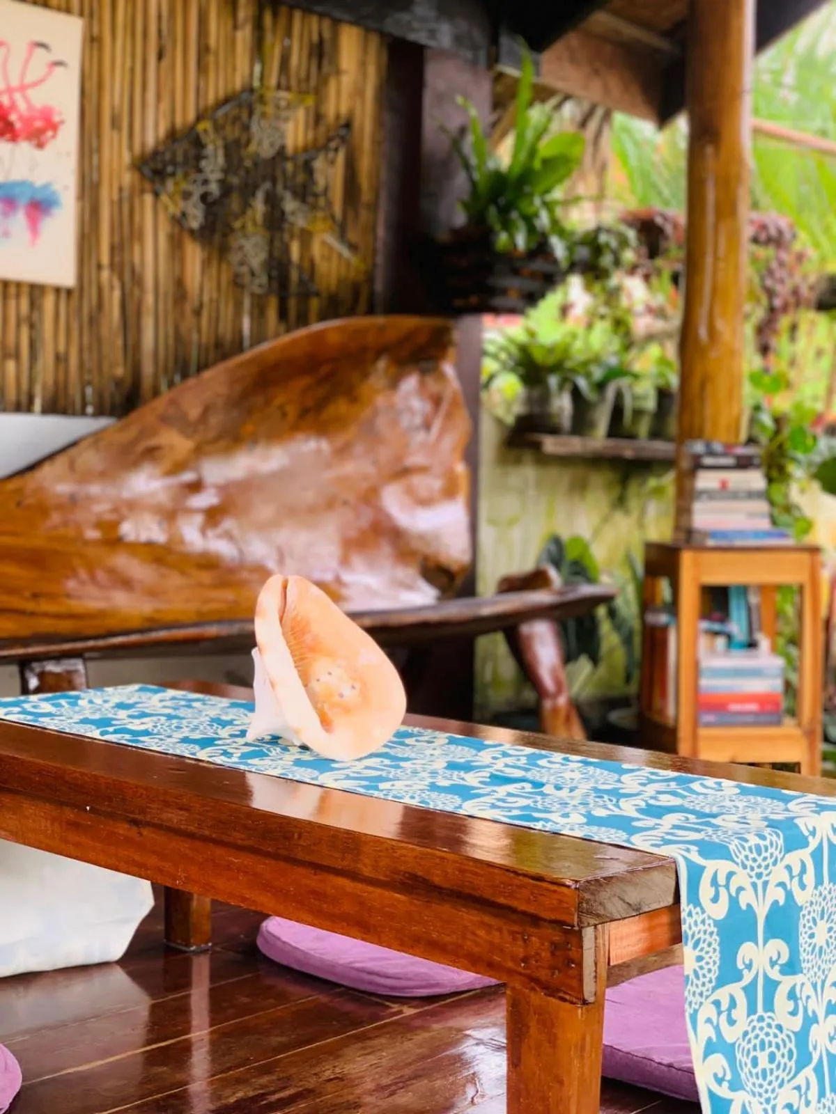 Seating area in Pisces Tourist Inn - Port Barton