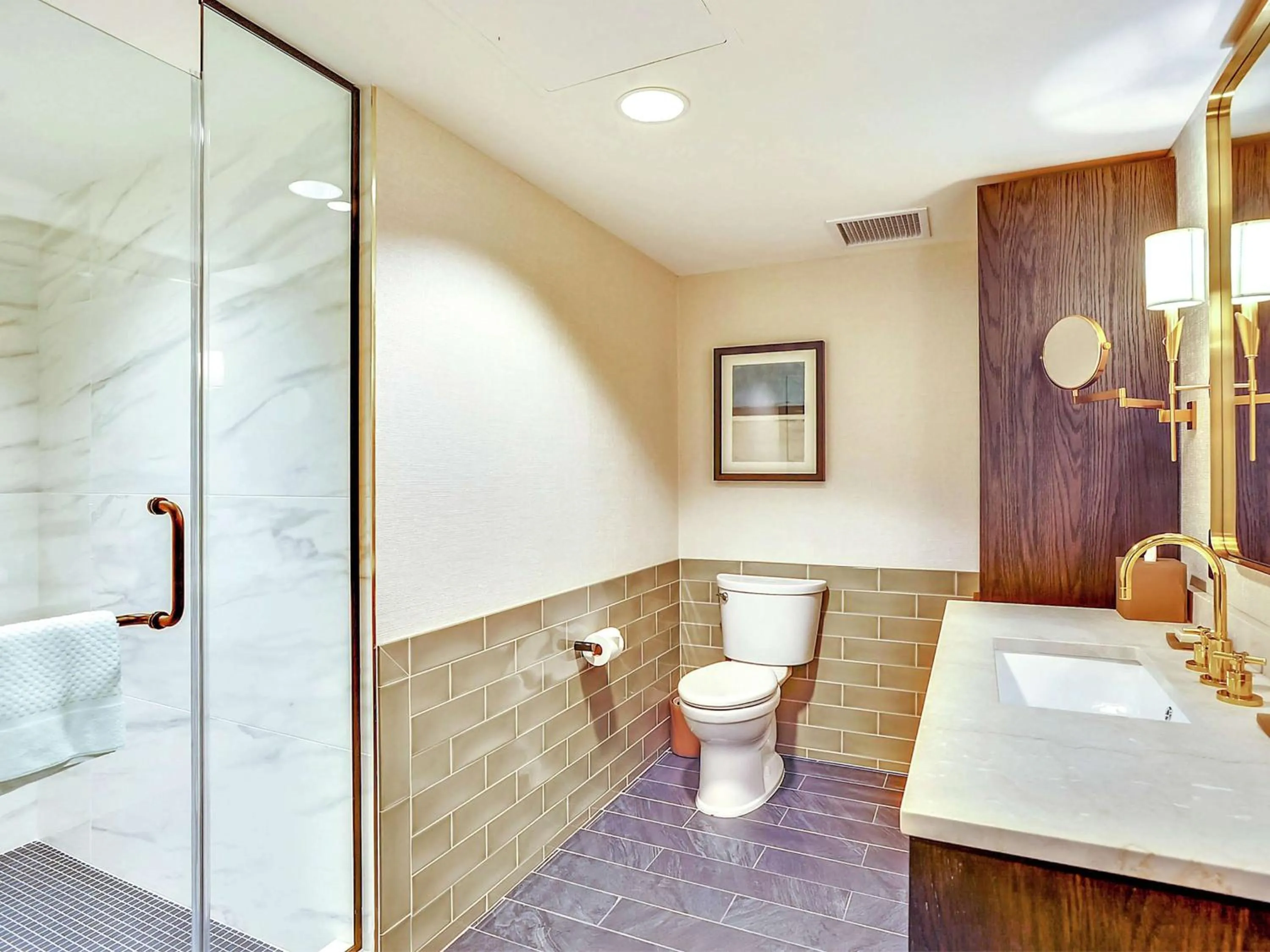 Bathroom in Washington Hilton