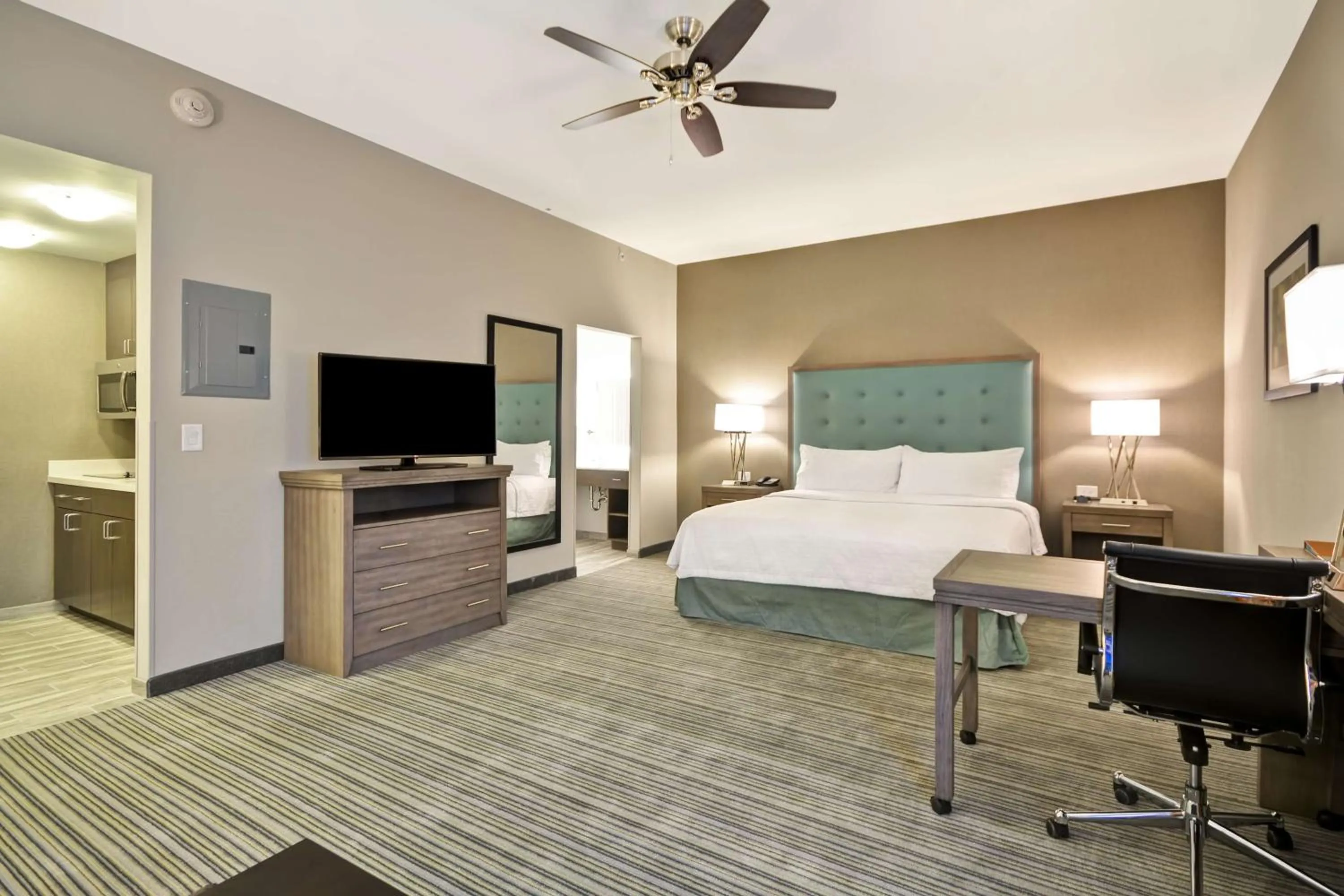Bedroom, Bed in Homewood Suites By Hilton Rocky Mount